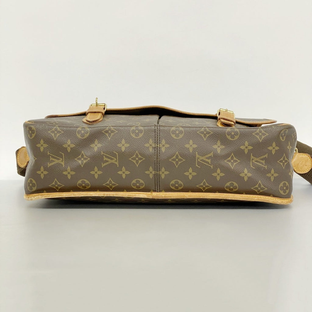 Louis Vuitton Brown Shoulder Bag (Pre-Owned)