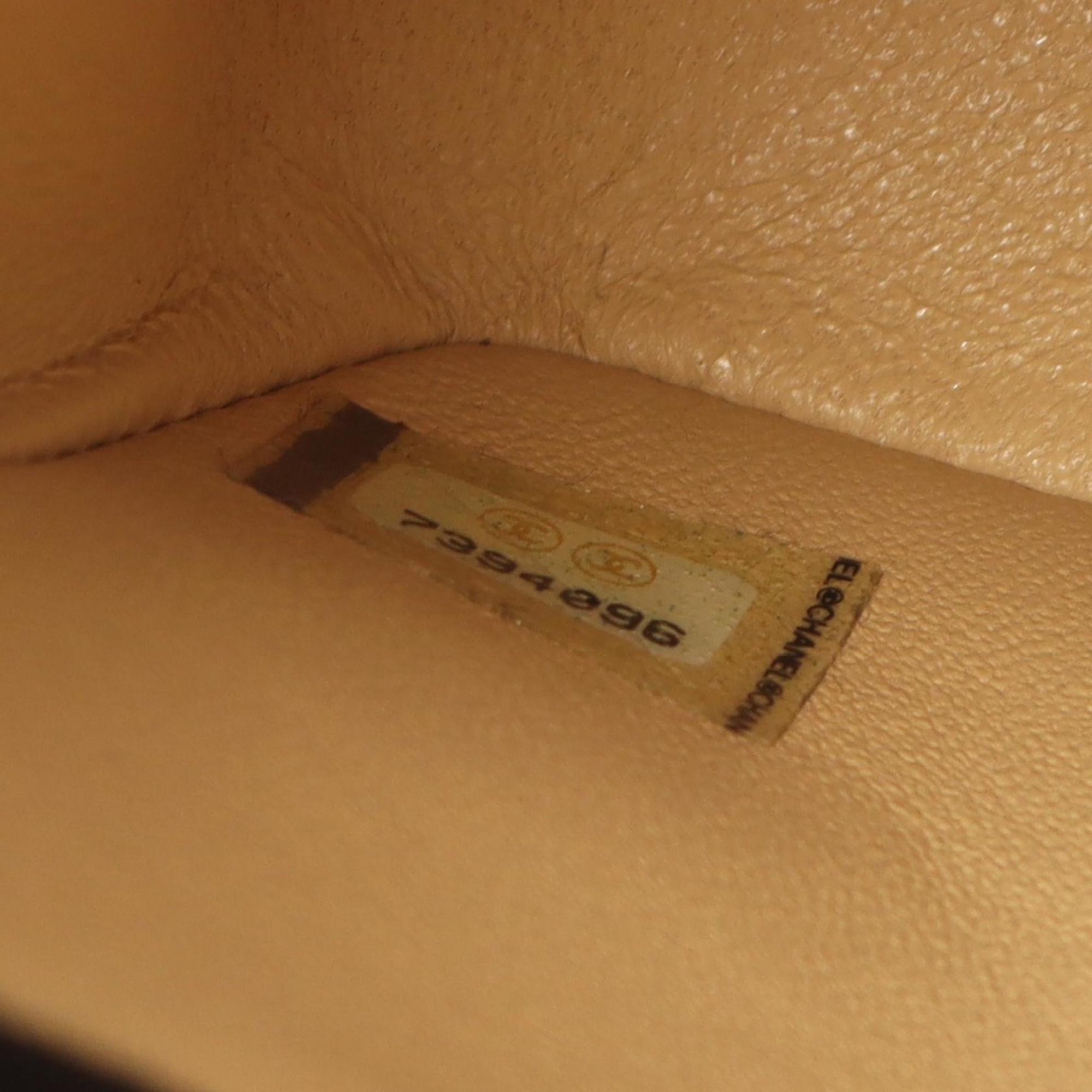 Chanel Beige Grained Calfskin Shoulder Bag (Pre-Owned)