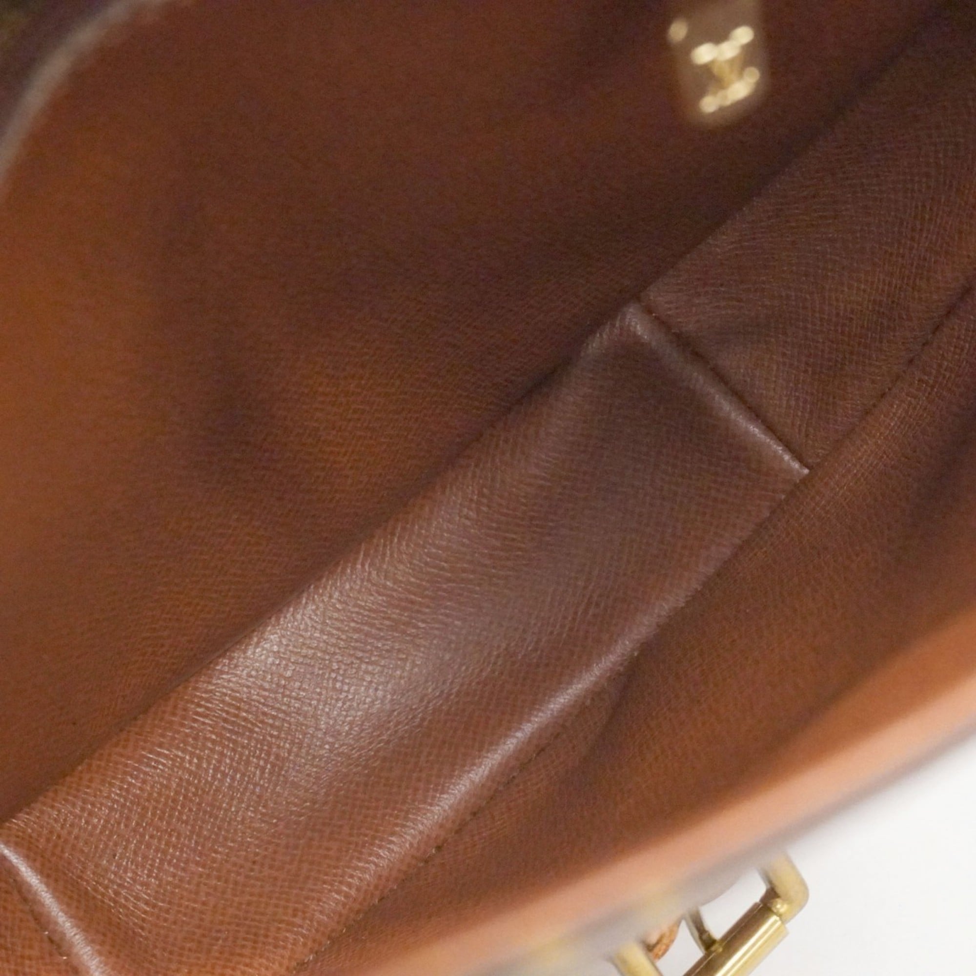 Louis Vuitton Brown Shoulder Bag (Pre-Owned)