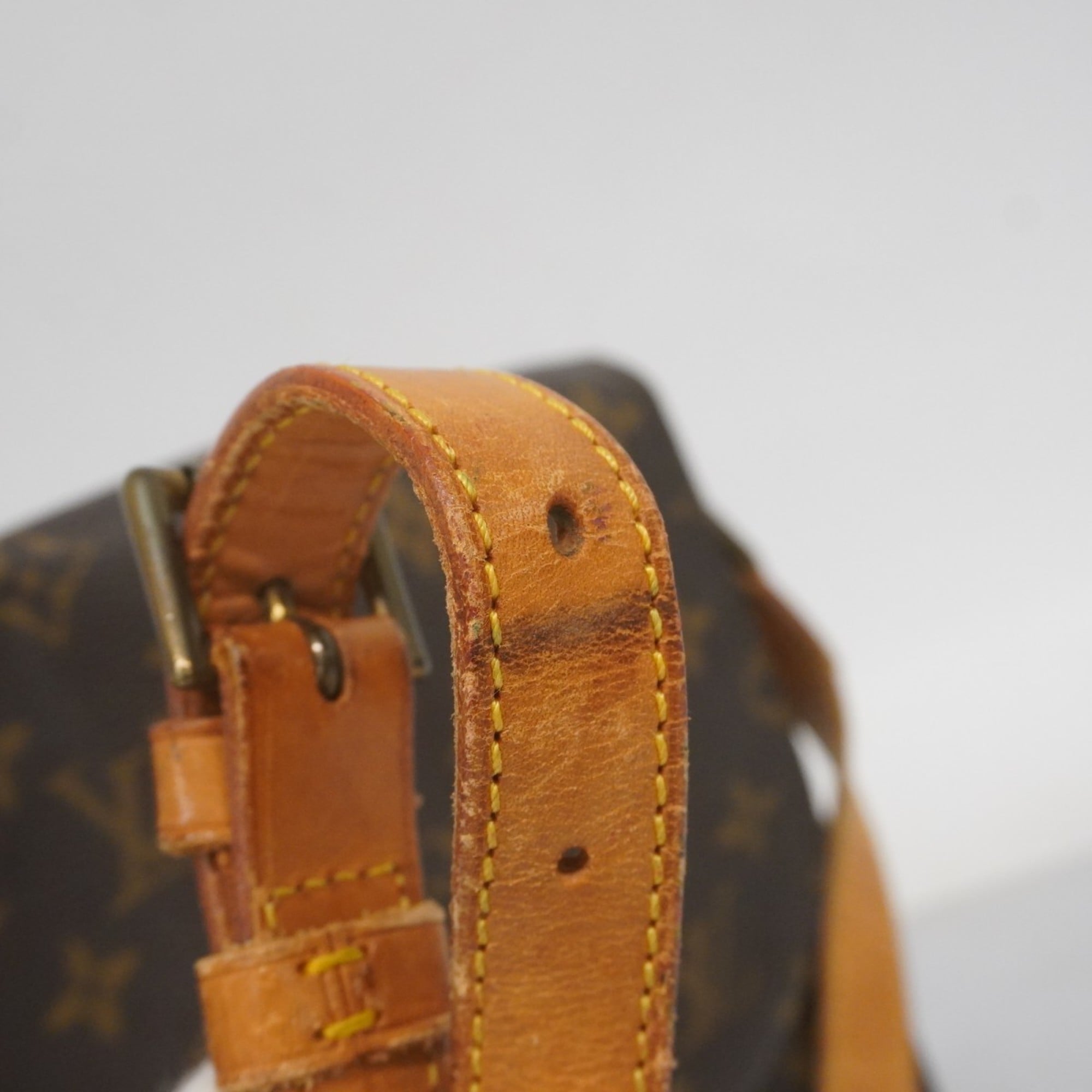 Louis Vuitton Brown Shoulder Bag (Pre-Owned)