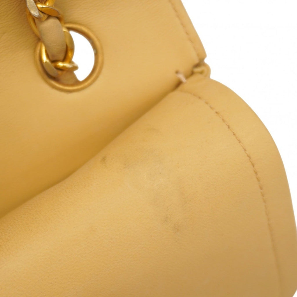 Chanel Beige Leather Shoulder Bag (Pre-Owned)
