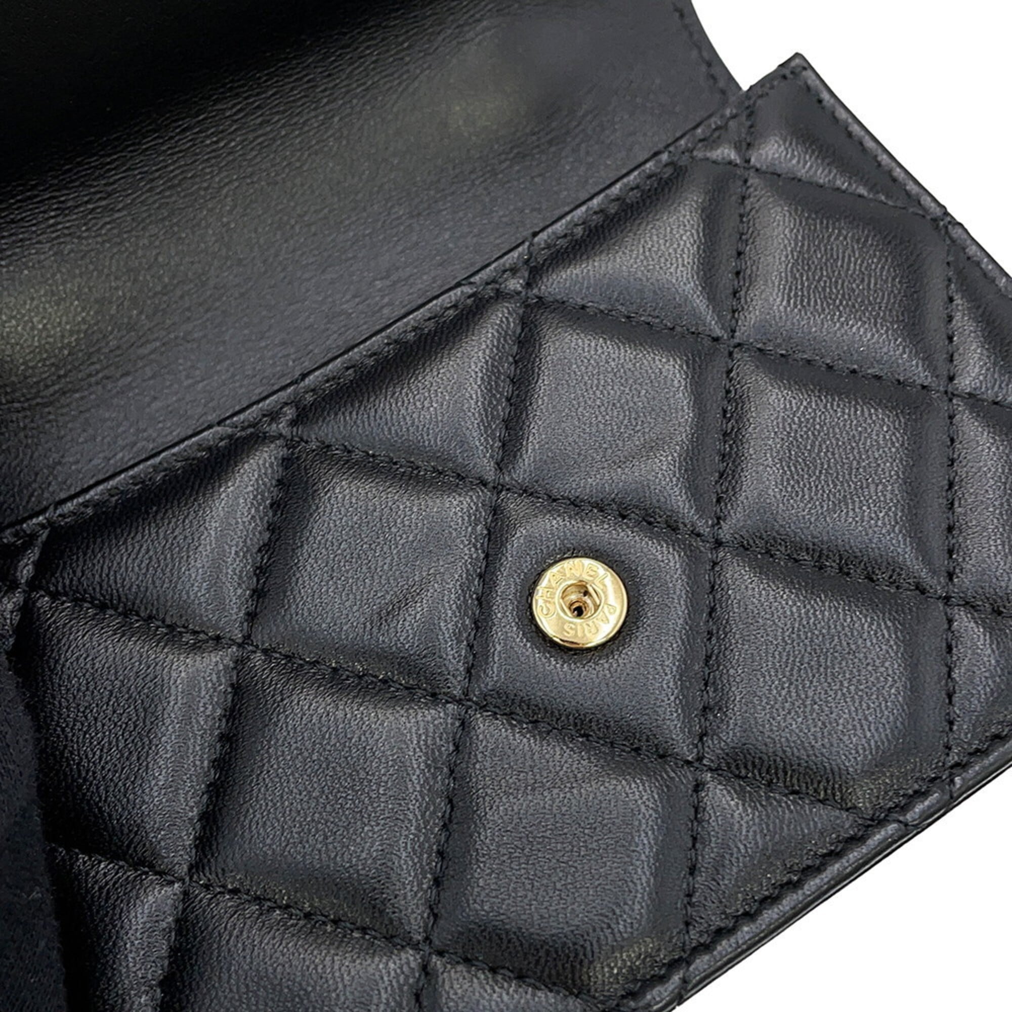 Chanel Matelasse Black Leather Chain/Shoulder Wallet (Pre-Owned)