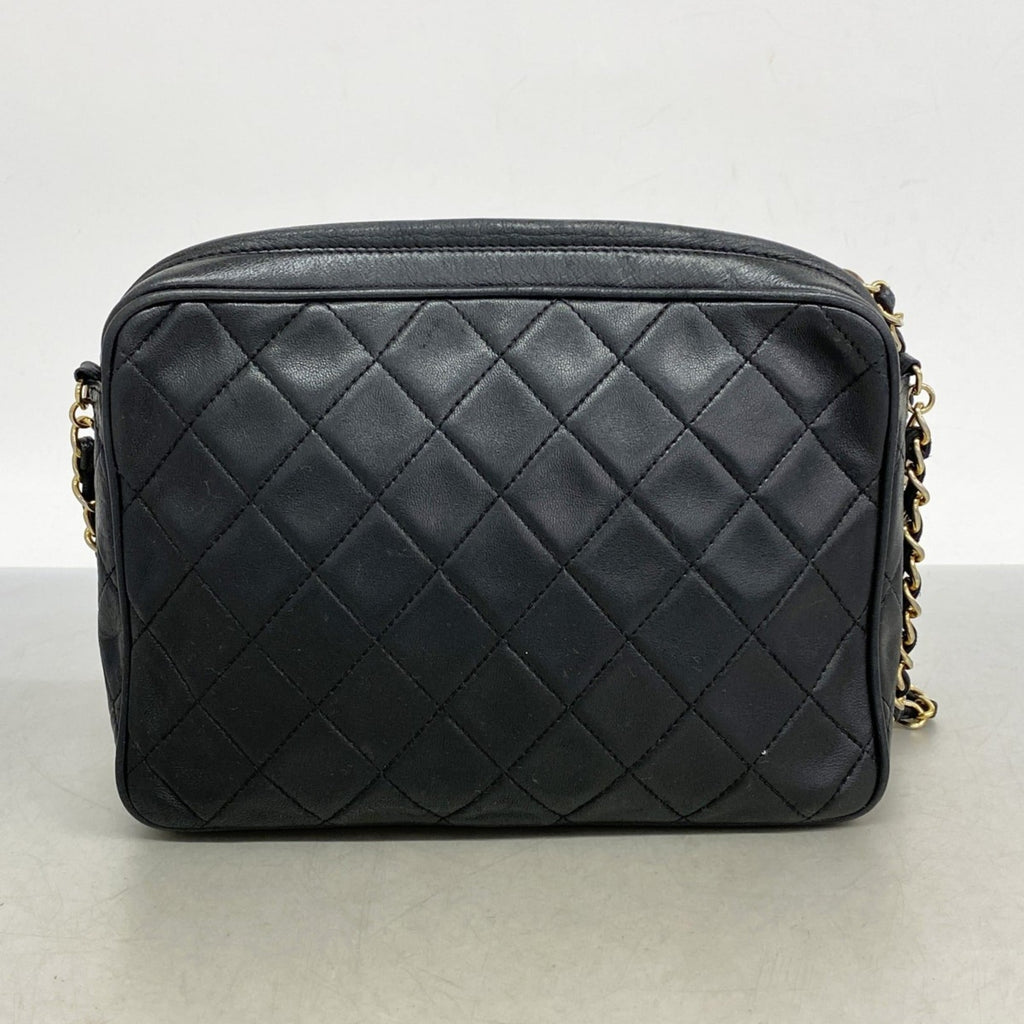 Chanel Black Leather Shoulder Bag (Pre-Owned)