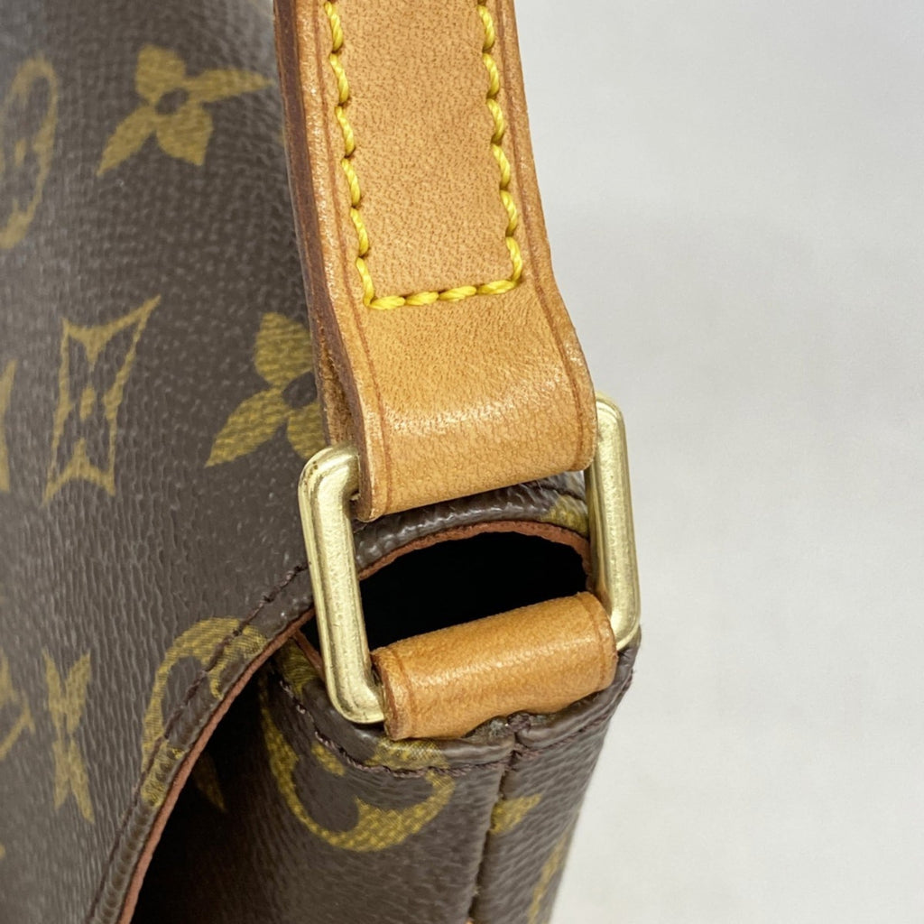 Louis Vuitton Brown Shoulder Bag (Pre-Owned)