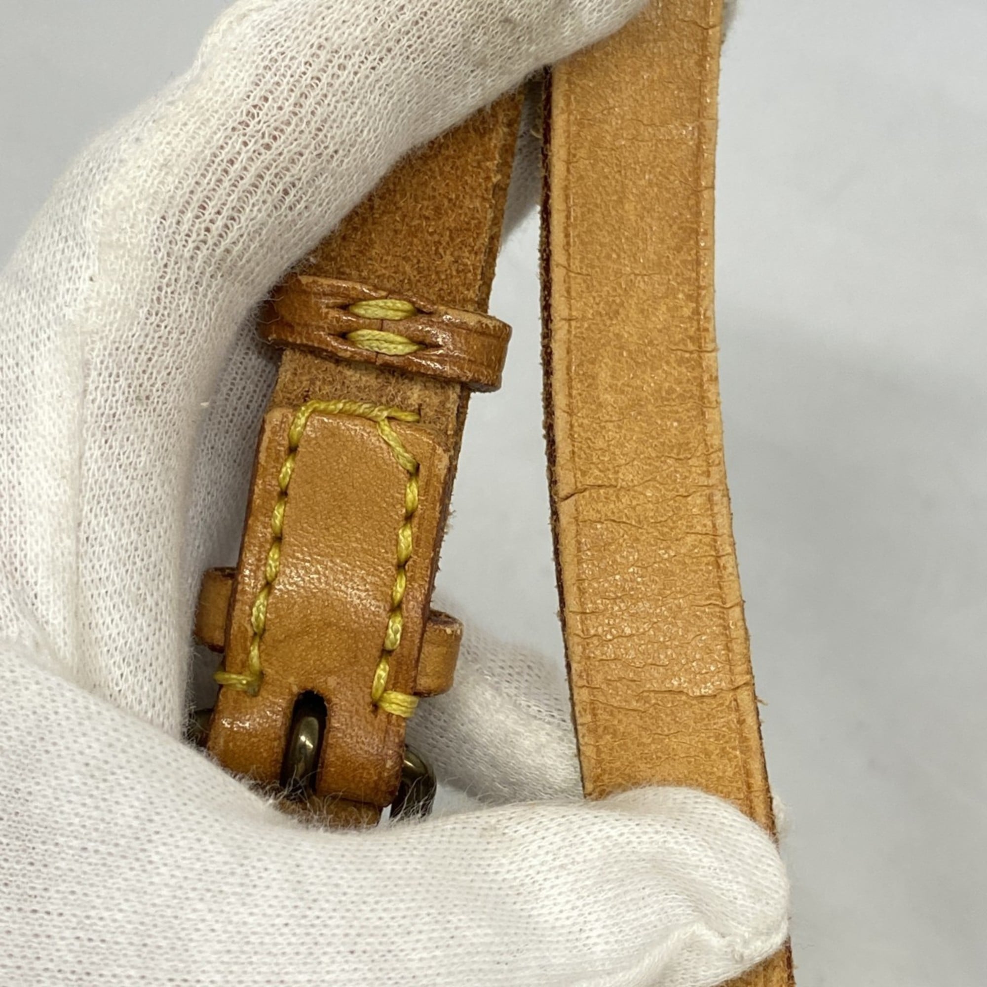 Louis Vuitton Brown Shoulder Bag (Pre-Owned)