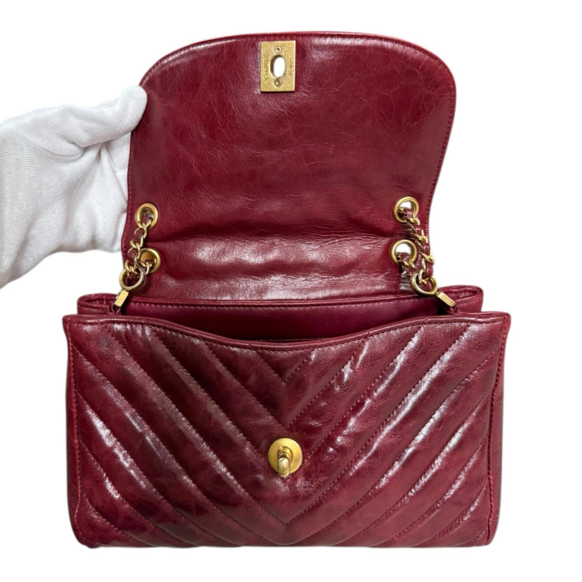 Chanel Red Color Leather Shoulder Bag (Pre-Owned)