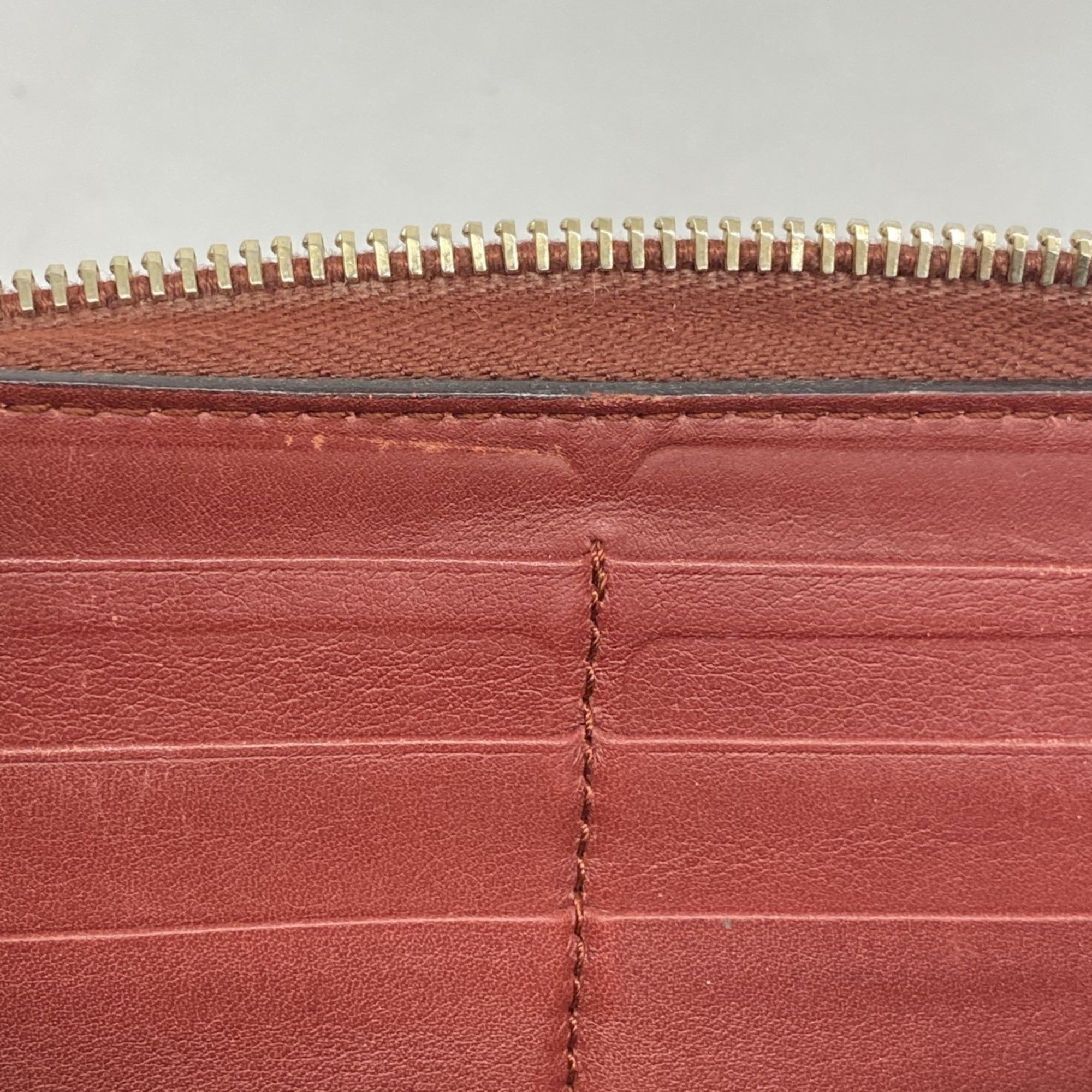 Gucci Red Color Leather Long Wallet (Bi-Fold) (Pre-Owned)