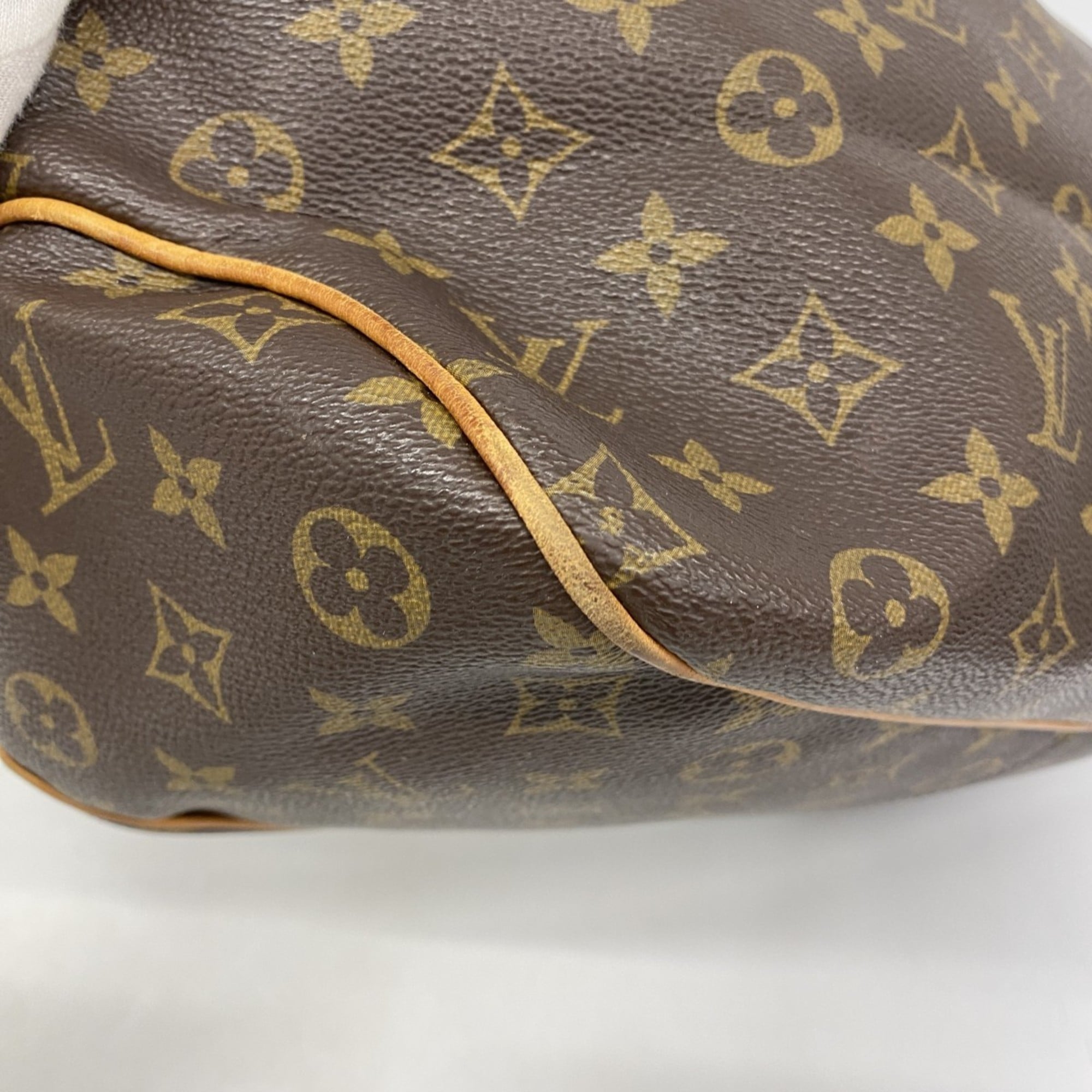Louis Vuitton Brown Shoulder Bag (Pre-Owned)