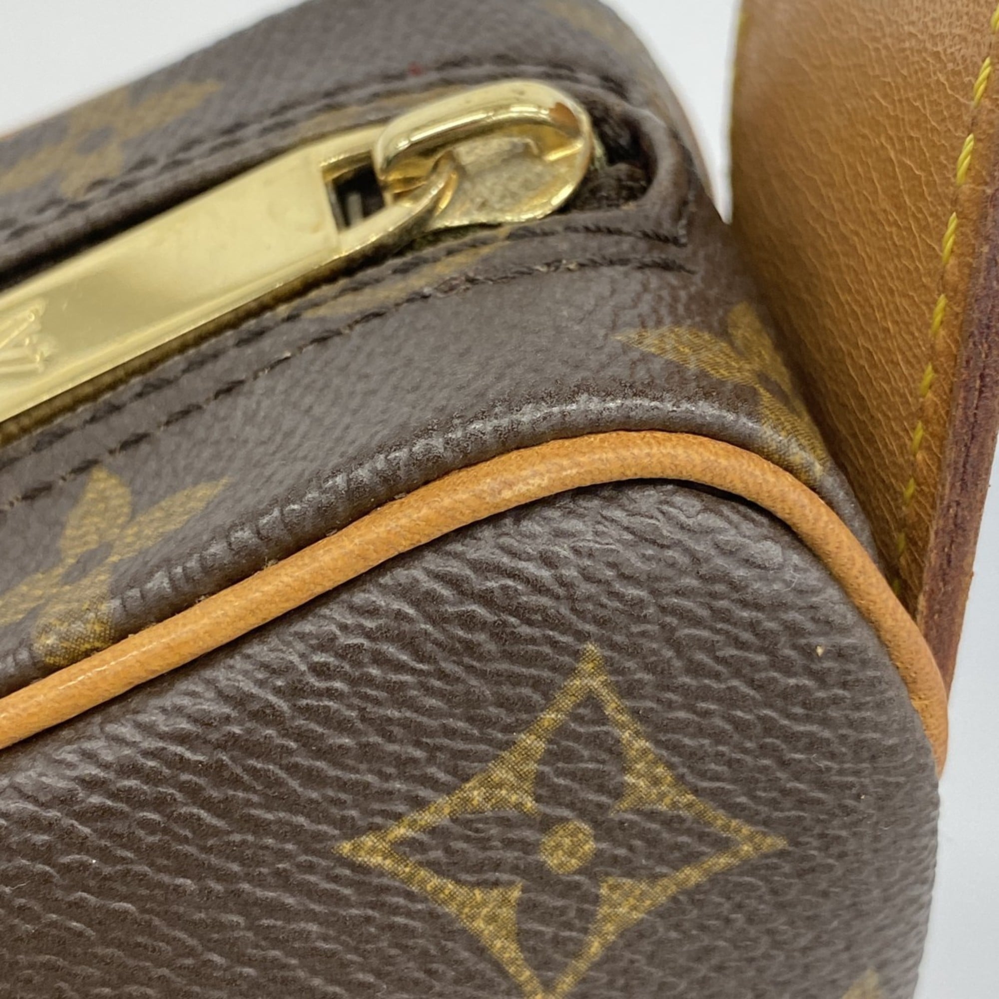 Louis Vuitton Brown Shoulder Bag (Pre-Owned)
