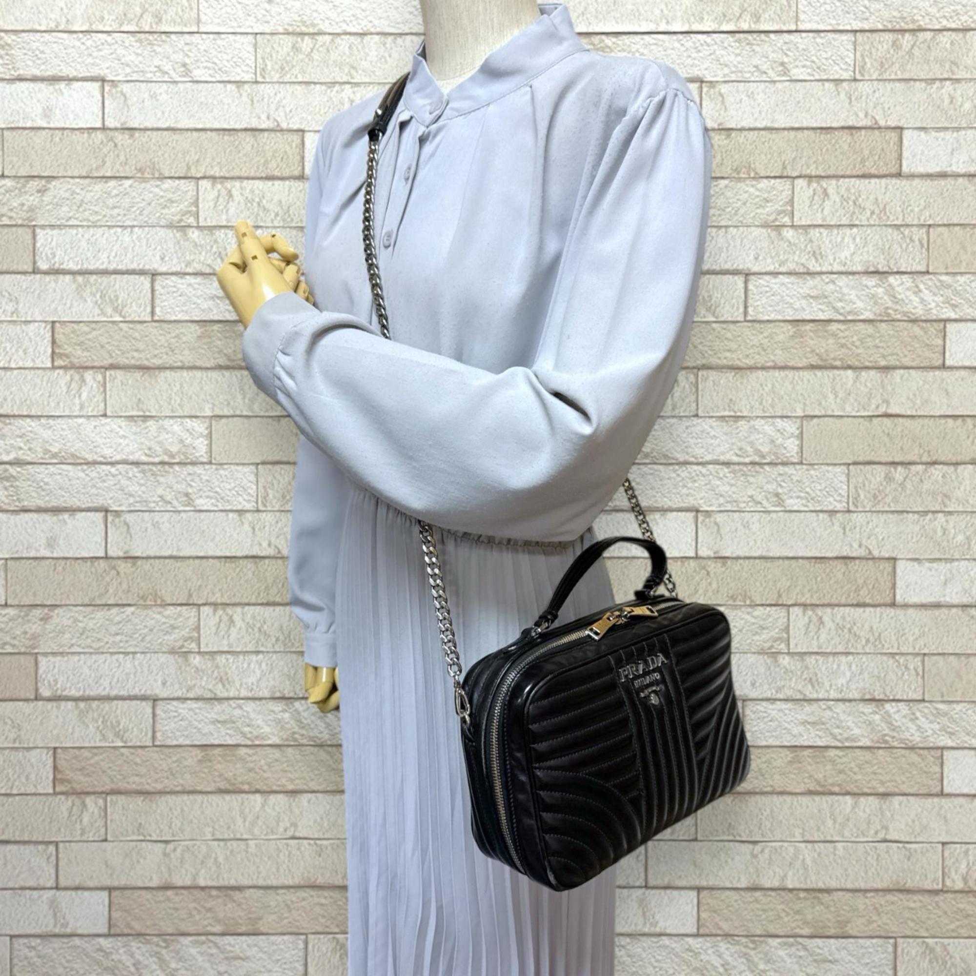 Prada Black Leather Shoulder Bag (Pre-Owned)