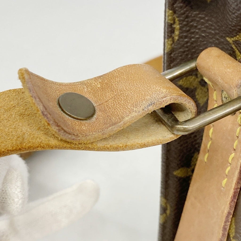 Louis Vuitton Brown Shoulder Bag (Pre-Owned)