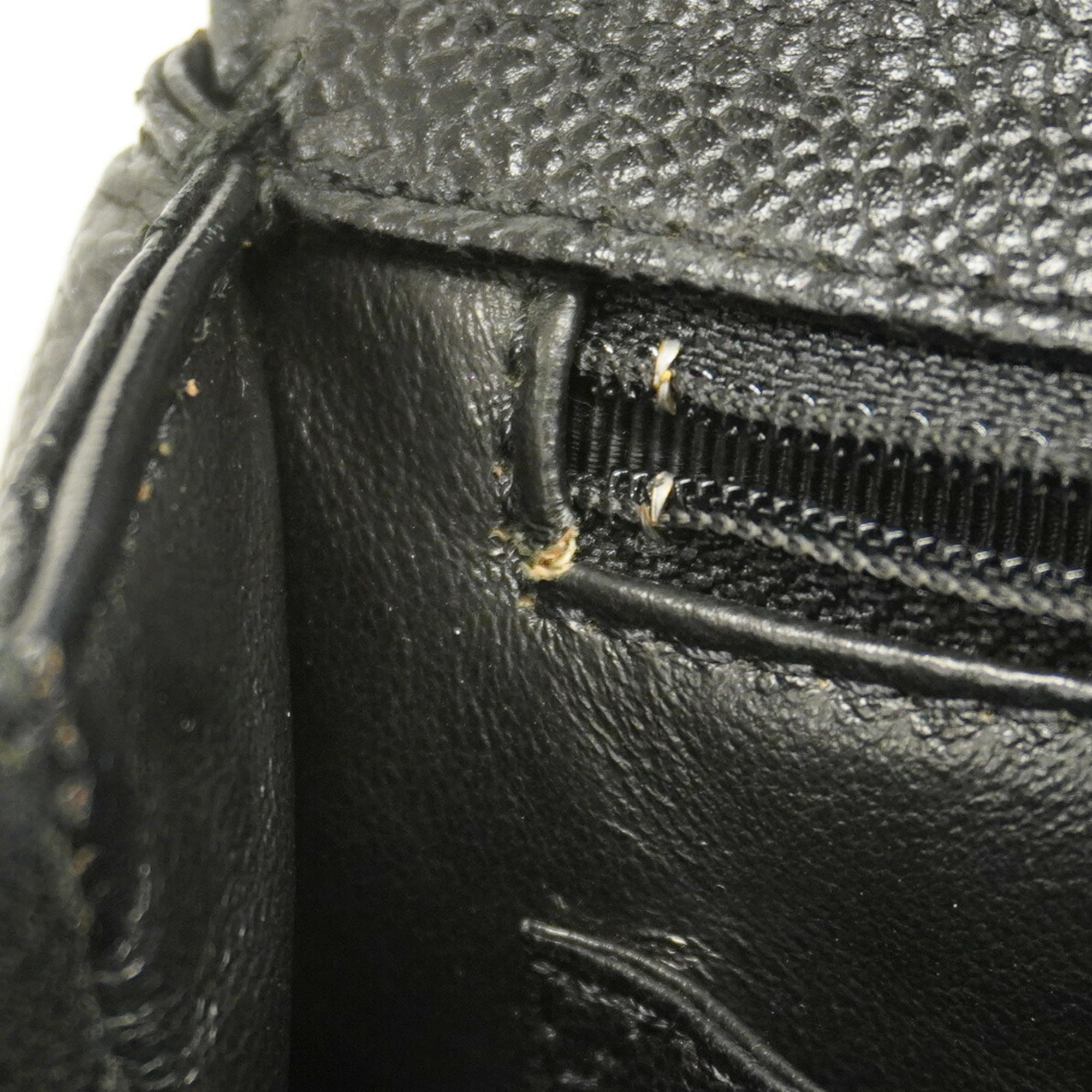 Chanel Black Grained Calfskin Handbag (Pre-Owned)