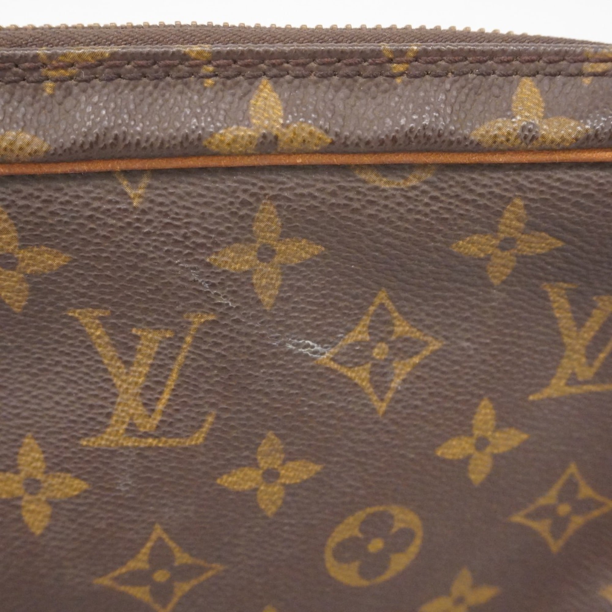 Louis Vuitton Brown Clutch Bag (Pre-Owned)