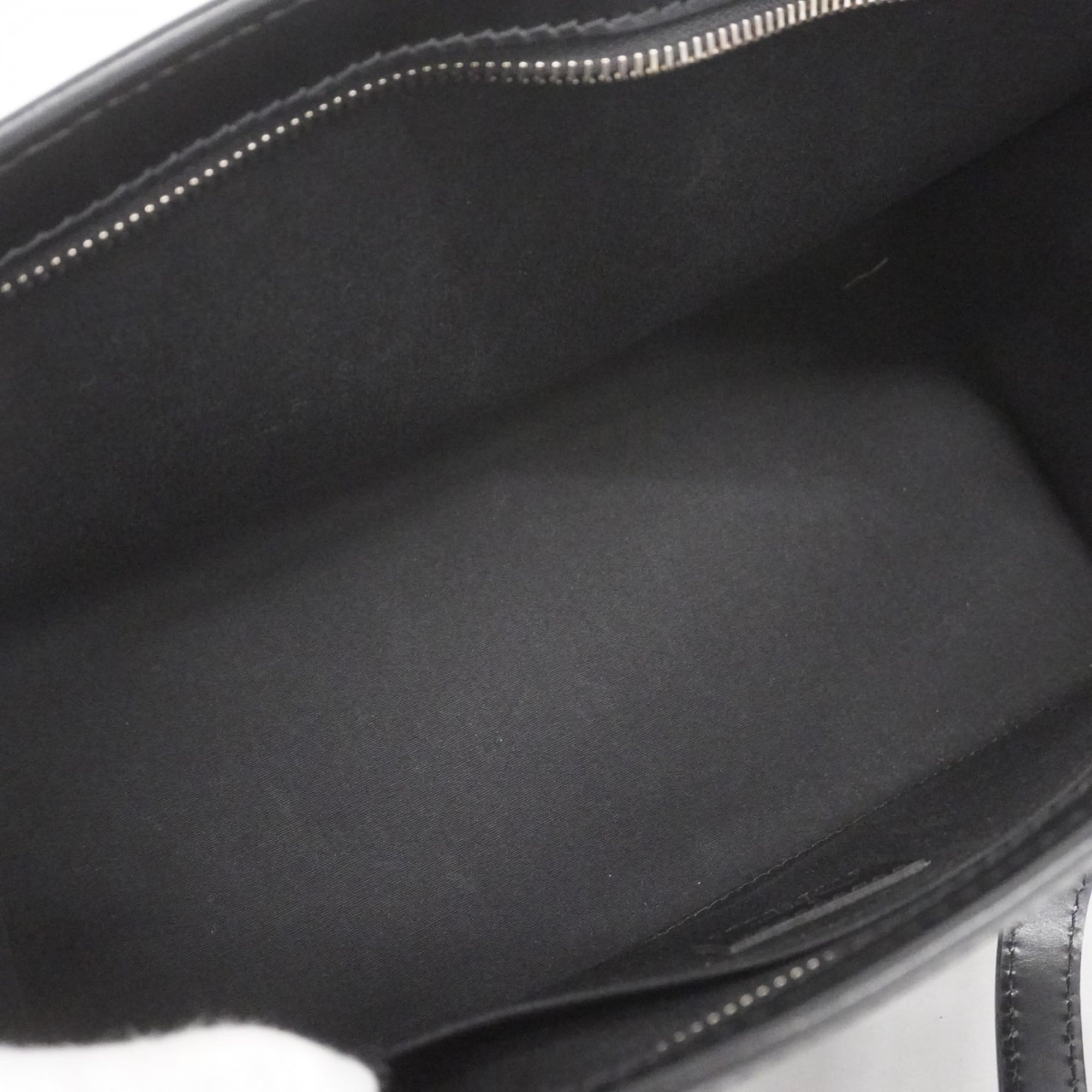 Louis Vuitton Noir Handbag (Pre-Owned)
