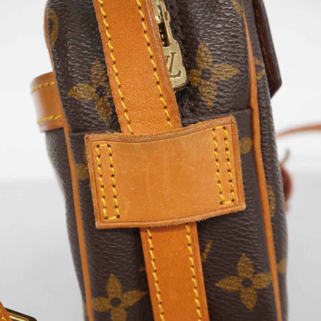 Louis Vuitton Brown Shoulder Bag (Pre-Owned)