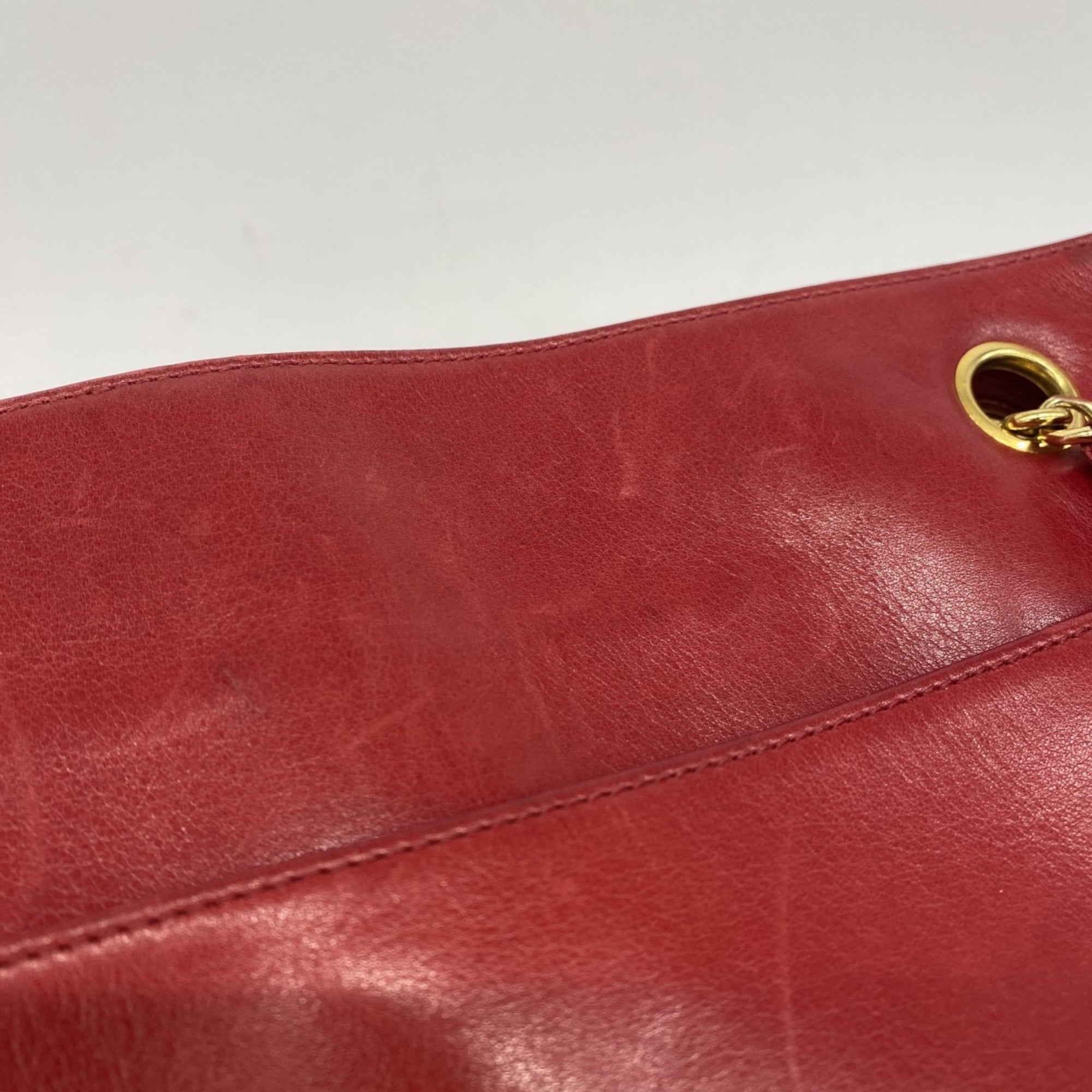 Chanel Red Color Leather Shoulder Bag (Pre-Owned)