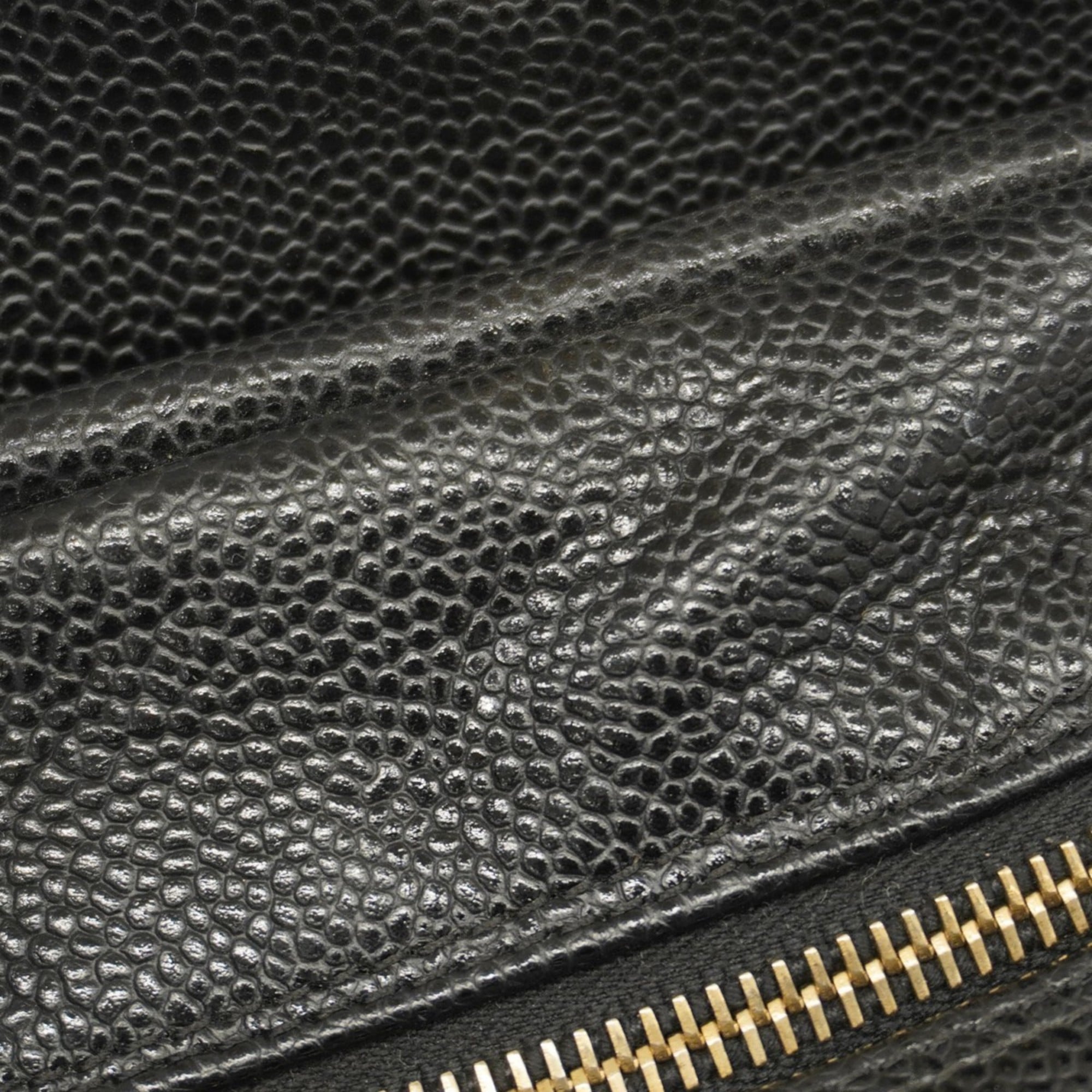 Chanel Black Grained Calfskin Shoulder Bag (Pre-Owned)