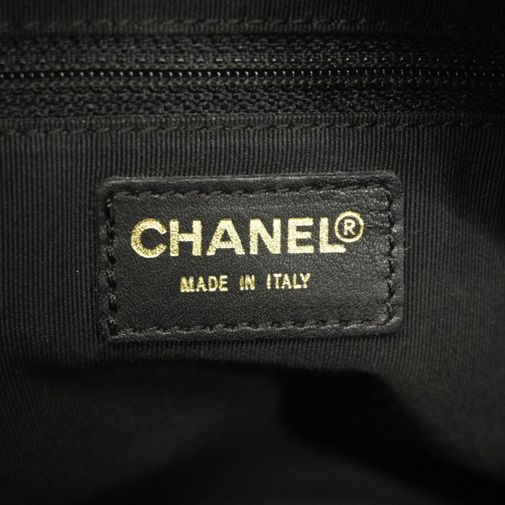 Chanel Black Grained Calfskin Shoulder Bag (Pre-Owned)