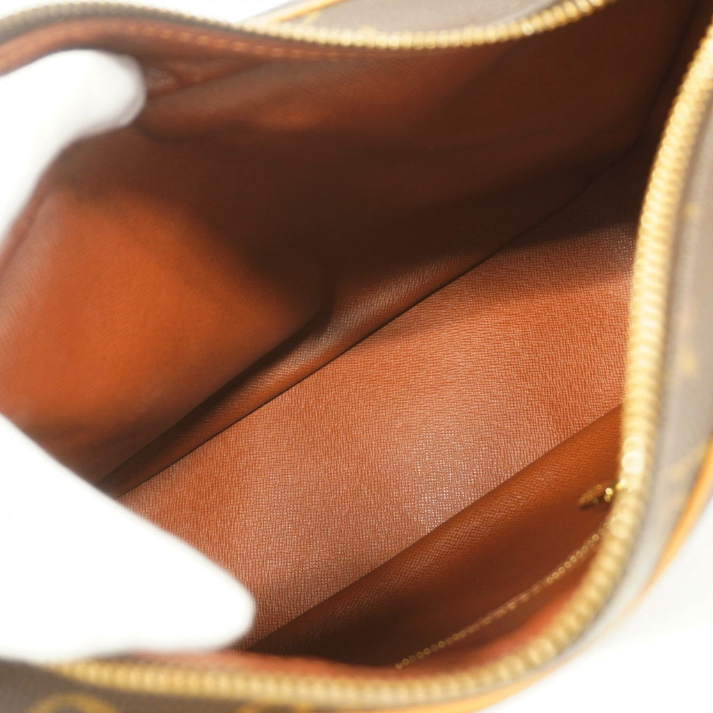 Louis Vuitton Brown Shoulder Bag (Pre-Owned)