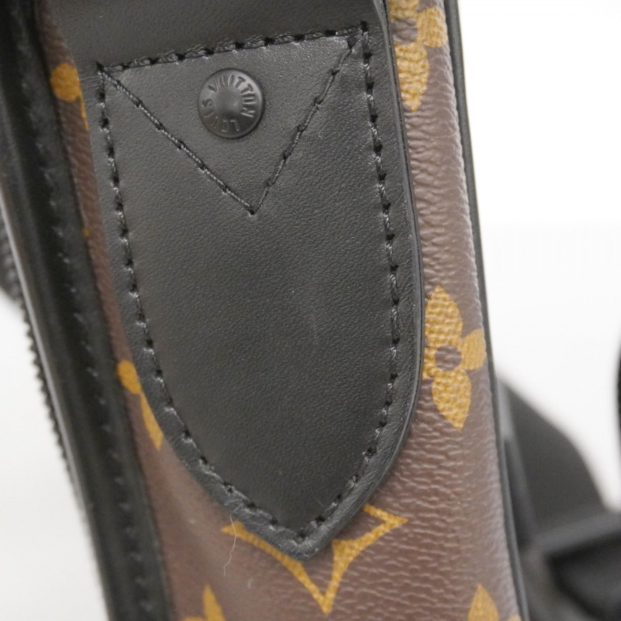 Louis Vuitton Black Brown Shoulder Bag (Pre-Owned)
