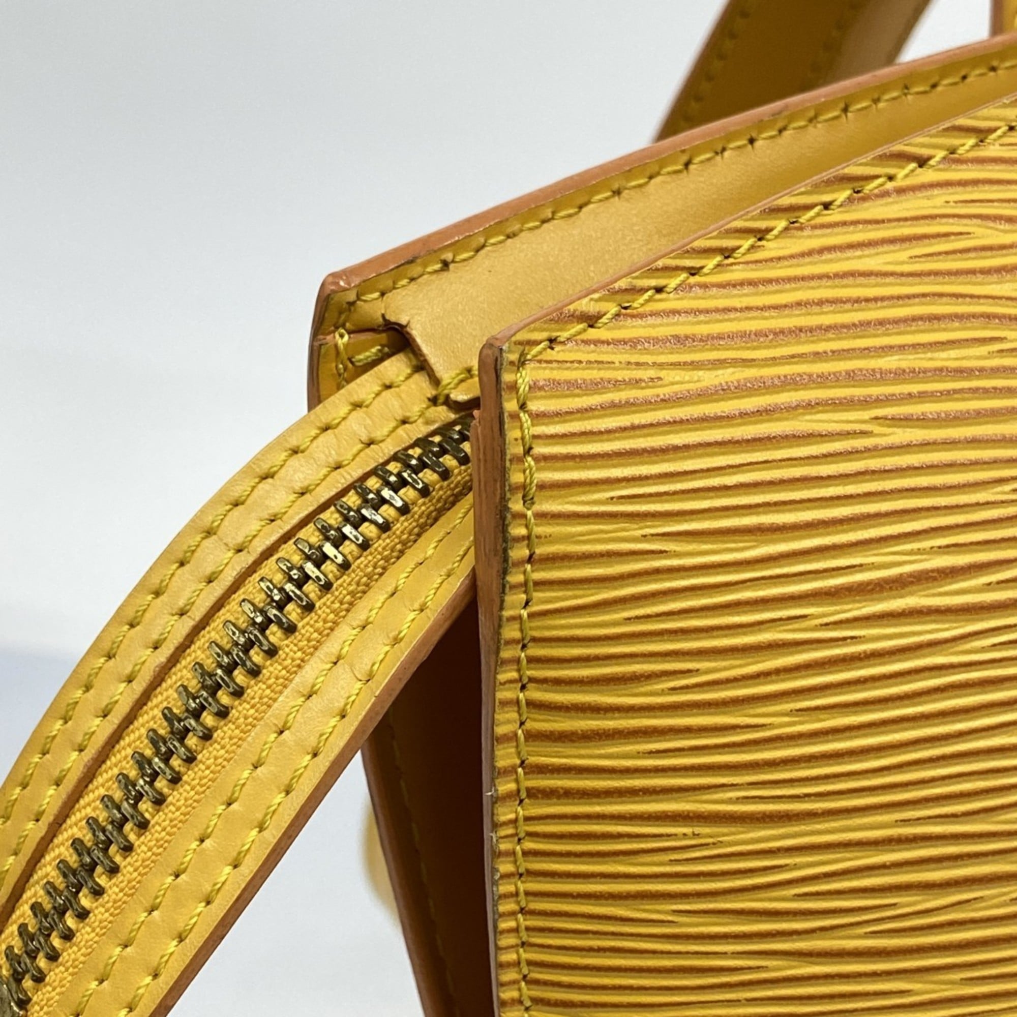 Louis Vuitton Jaune Shoulder Bag (Pre-Owned)