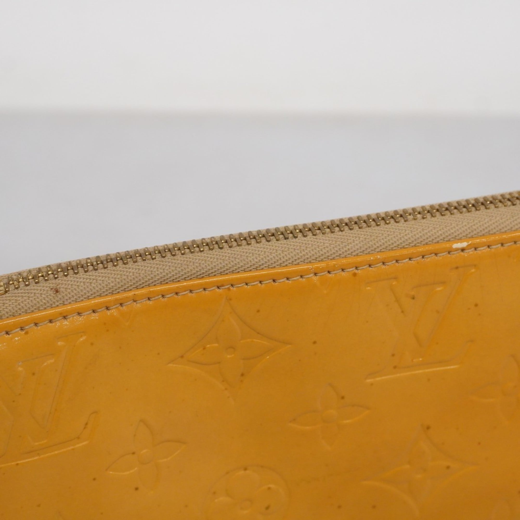 Louis Vuitton Beige Pouch (Pre-Owned)