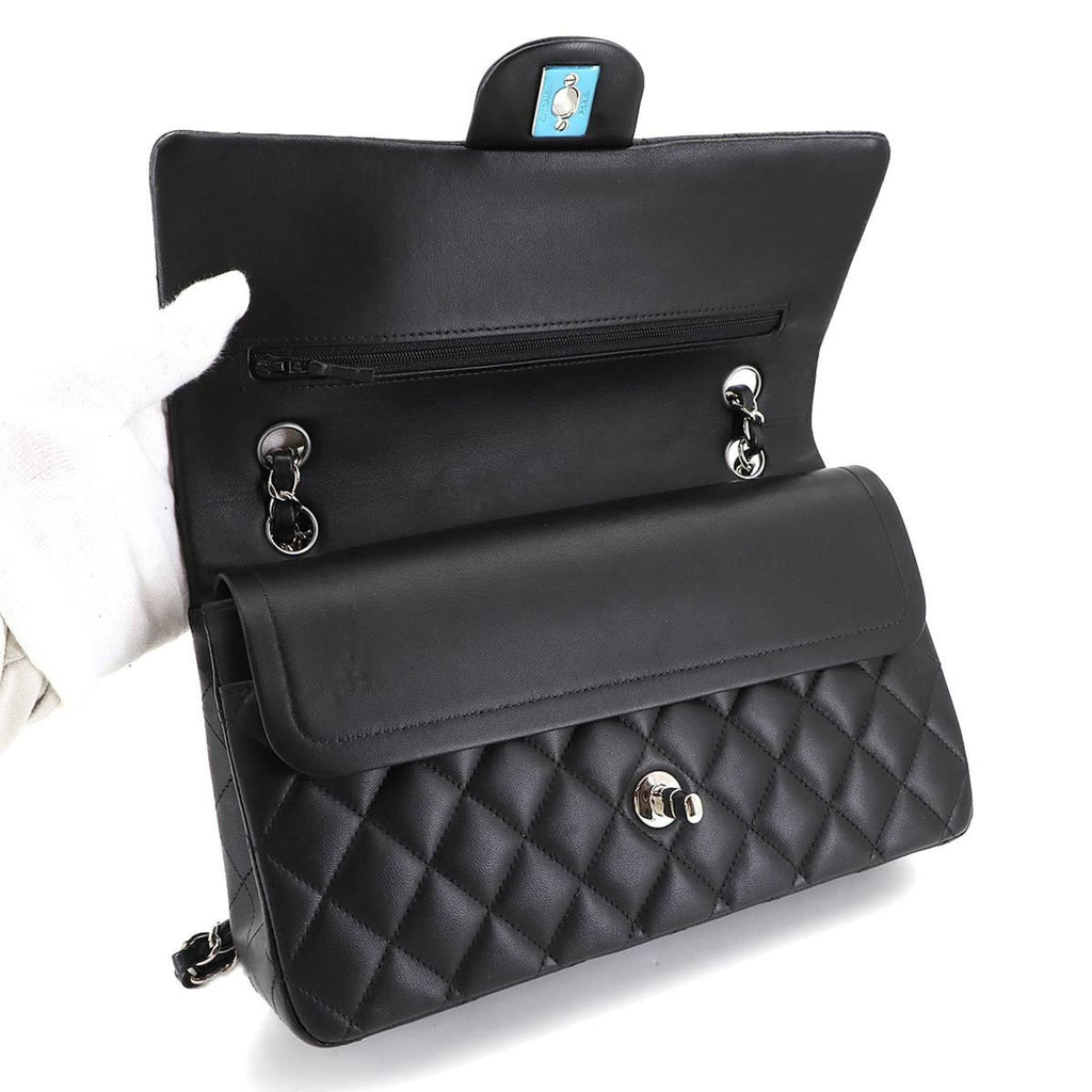 Chanel Black Leather Shoulder Bag (Pre-Owned)