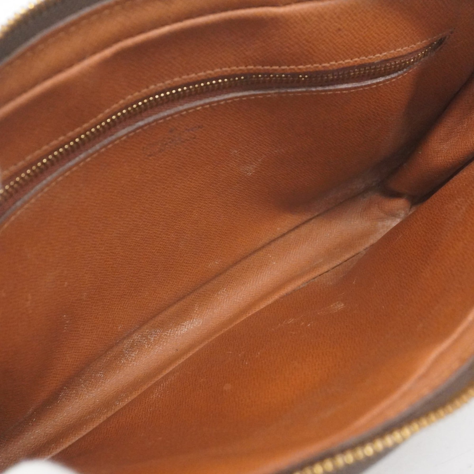 Louis Vuitton Brown Clutch Bag (Pre-Owned)