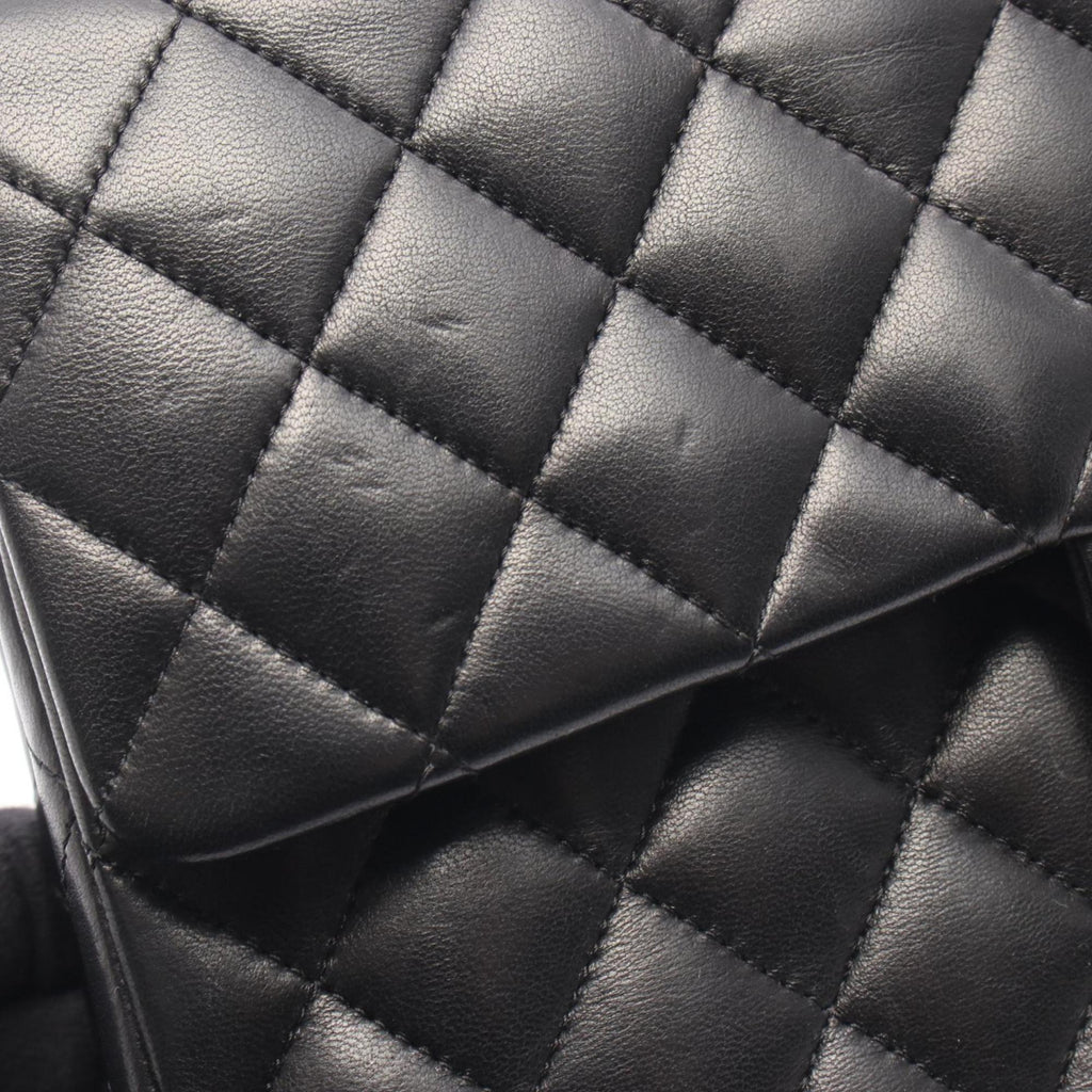 Chanel Black Leather Shoulder Bag (Pre-Owned)