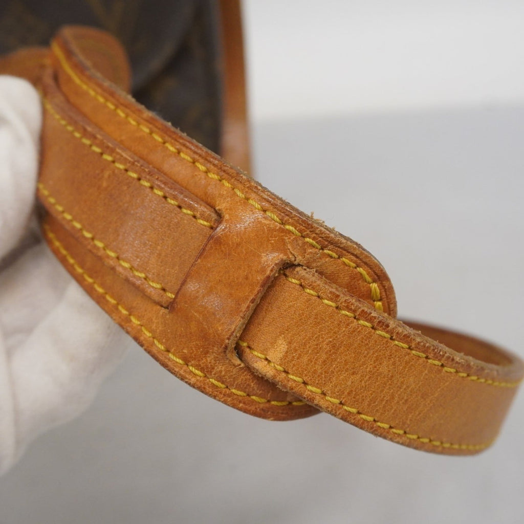Louis Vuitton Brown Shoulder Bag (Pre-Owned)