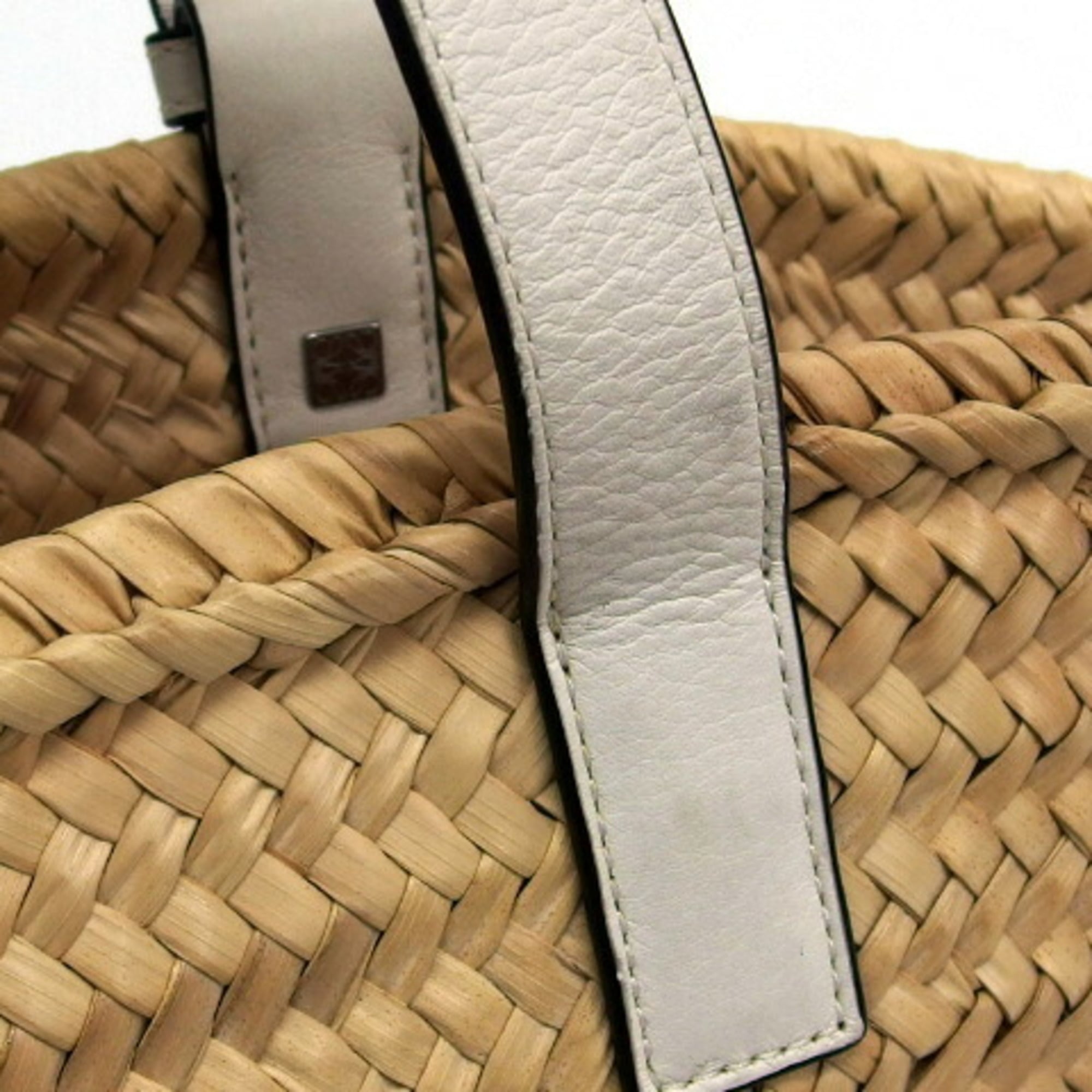 Loewe Beige White Raffia Leather Basket Handbag (Pre-Owned)
