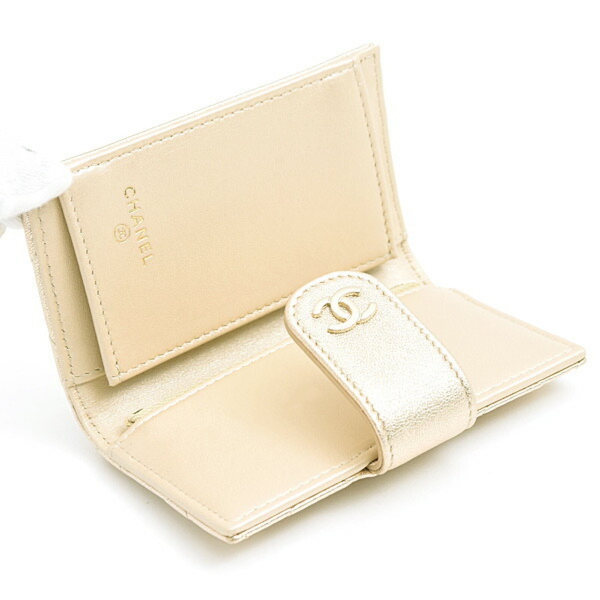 Chanel Matelasse Gold Leather Wallet (Bi-Fold) (Pre-Owned)