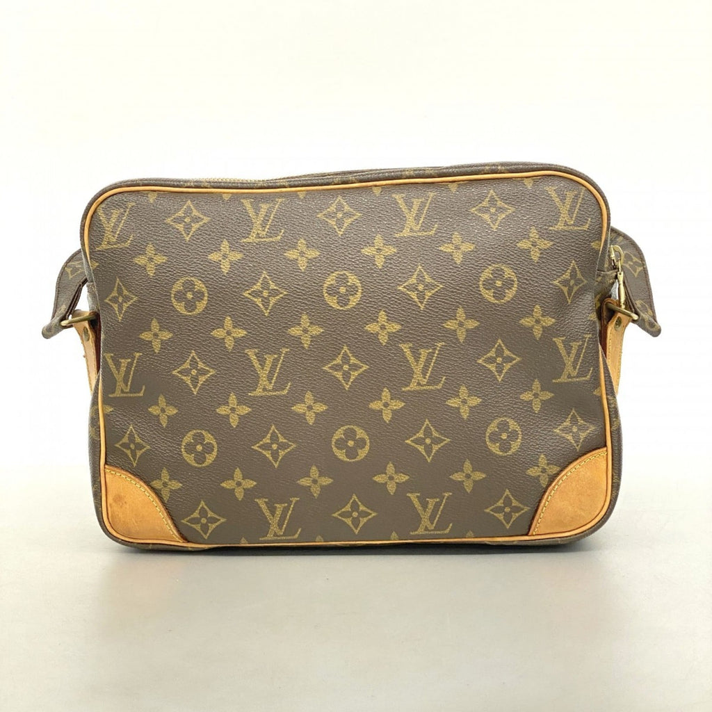 Louis Vuitton Brown Shoulder Bag (Pre-Owned)