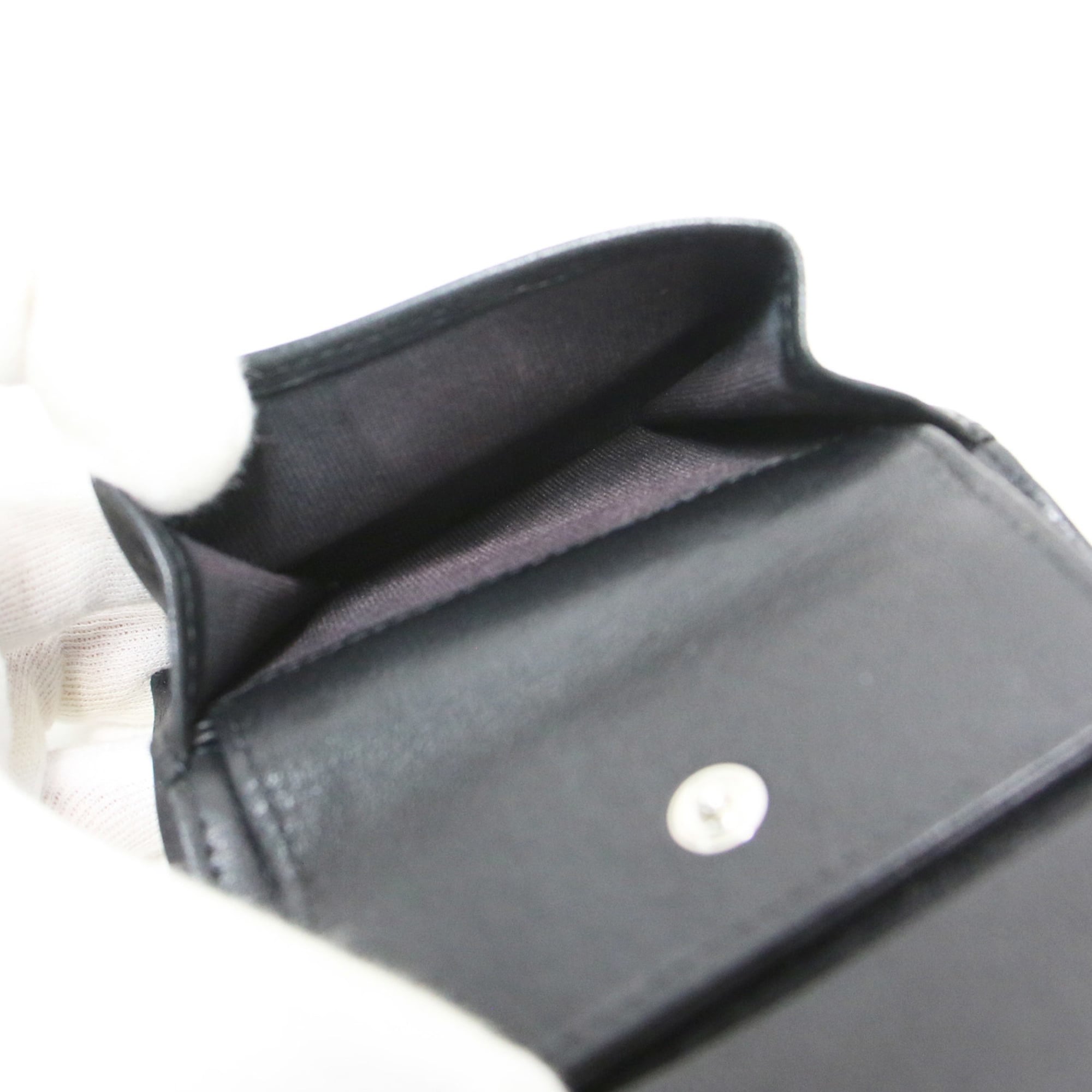Chanel Black Leather Wallet (Bi-Fold) (Pre-Owned)