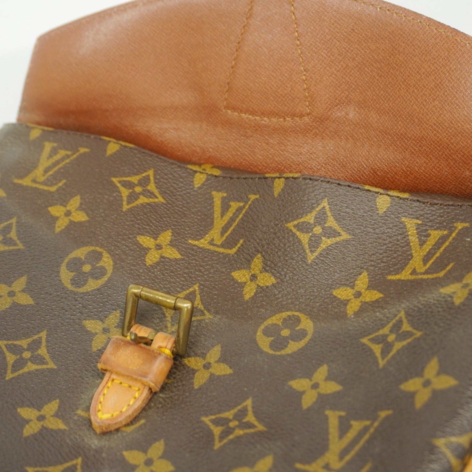 Louis Vuitton Brown Shoulder Bag (Pre-Owned)