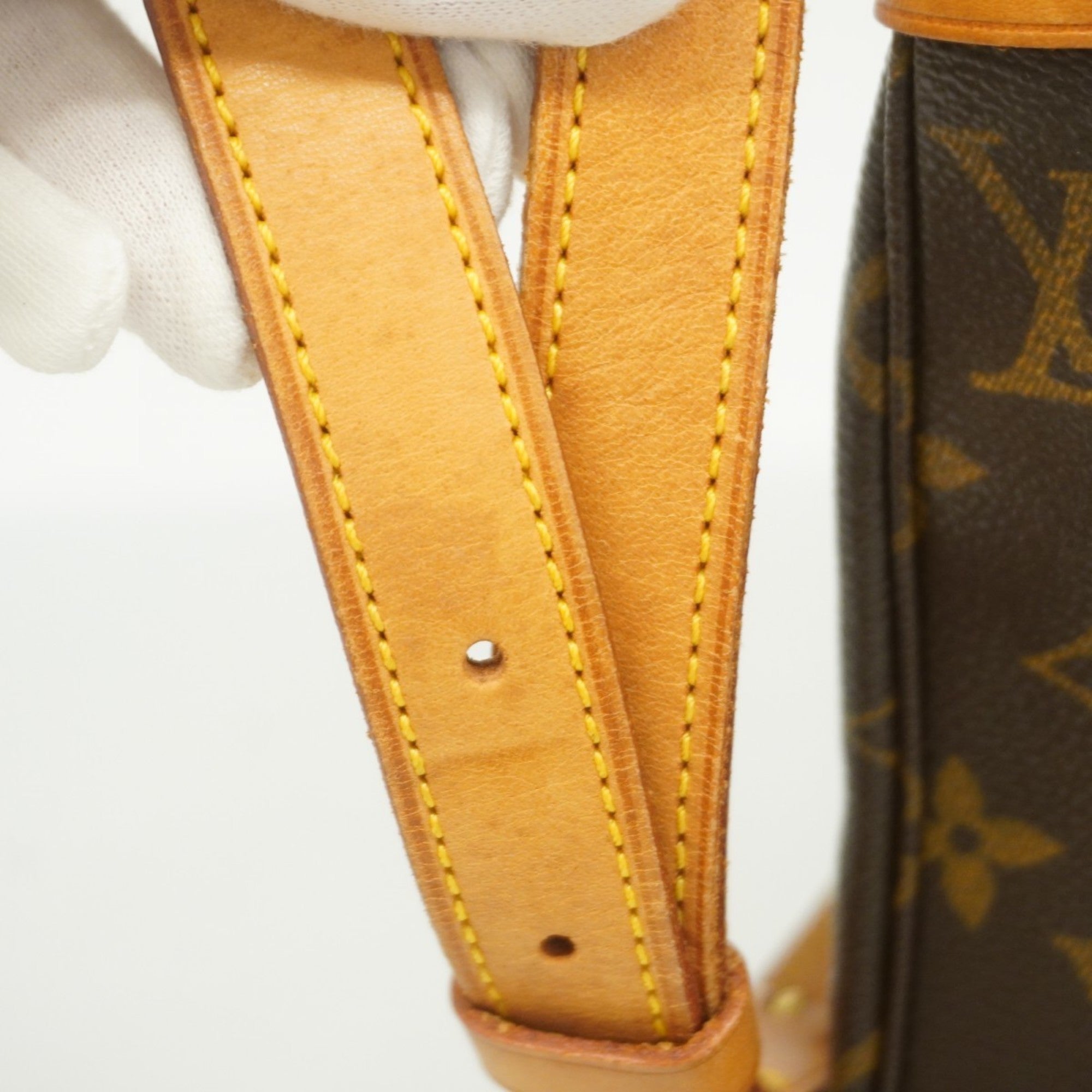 Louis Vuitton Brown Shoulder Bag (Pre-Owned)