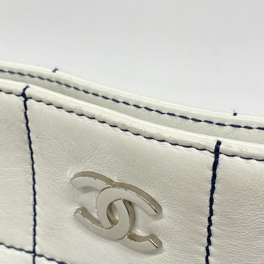 Chanel Navy White Leather Tote Bag (Pre-Owned)
