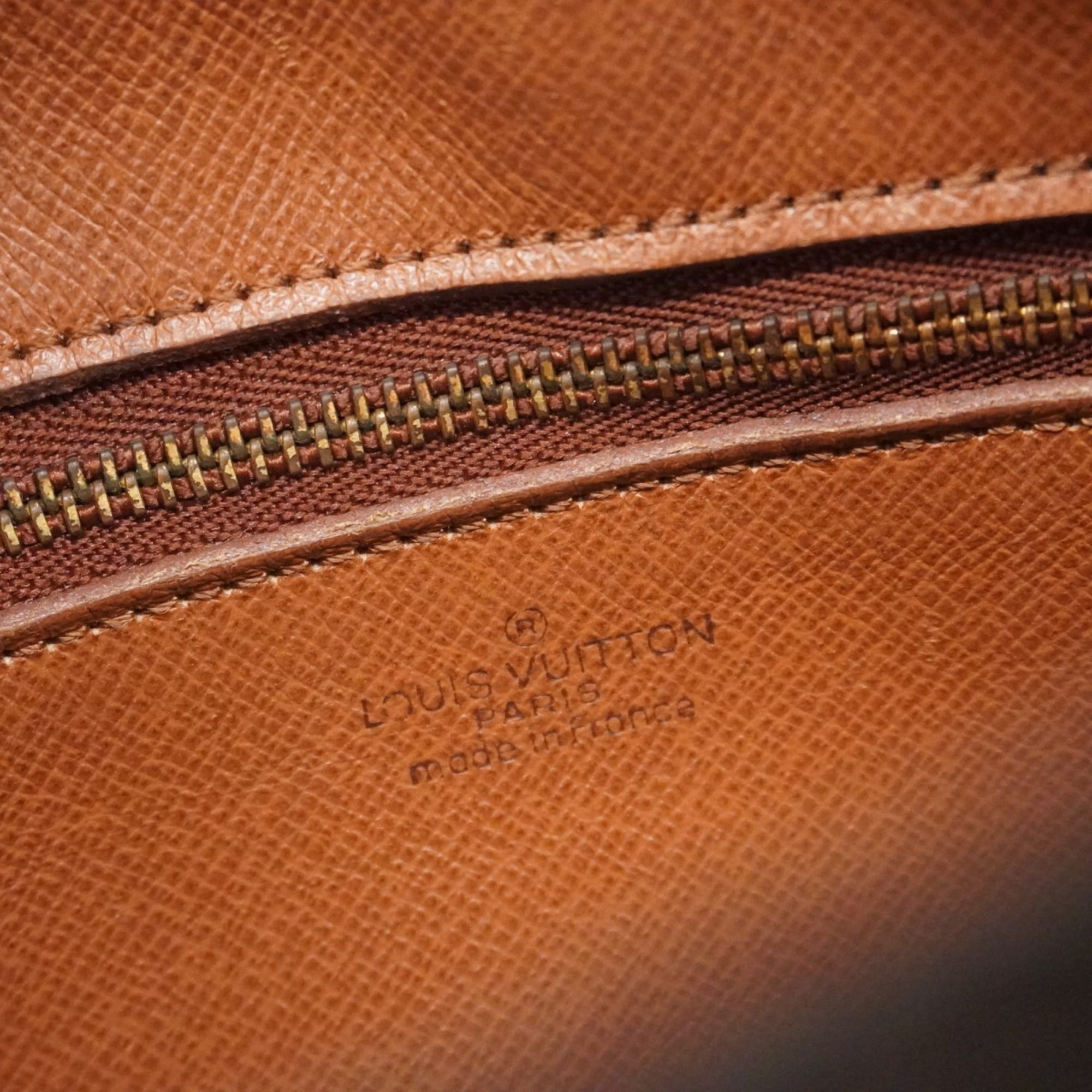 Louis Vuitton Brown Shoulder Bag (Pre-Owned)