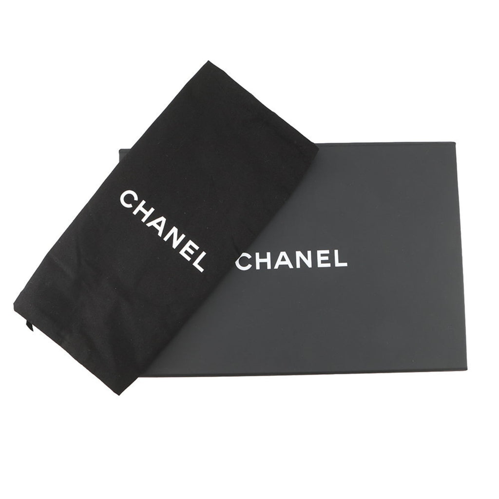 Chanel Matelasse Beige Leather Handbag (Pre-Owned)