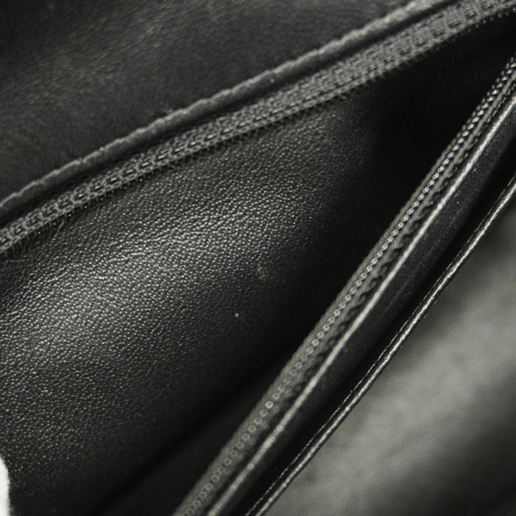 Chanel Black Leather Shoulder Bag (Pre-Owned)