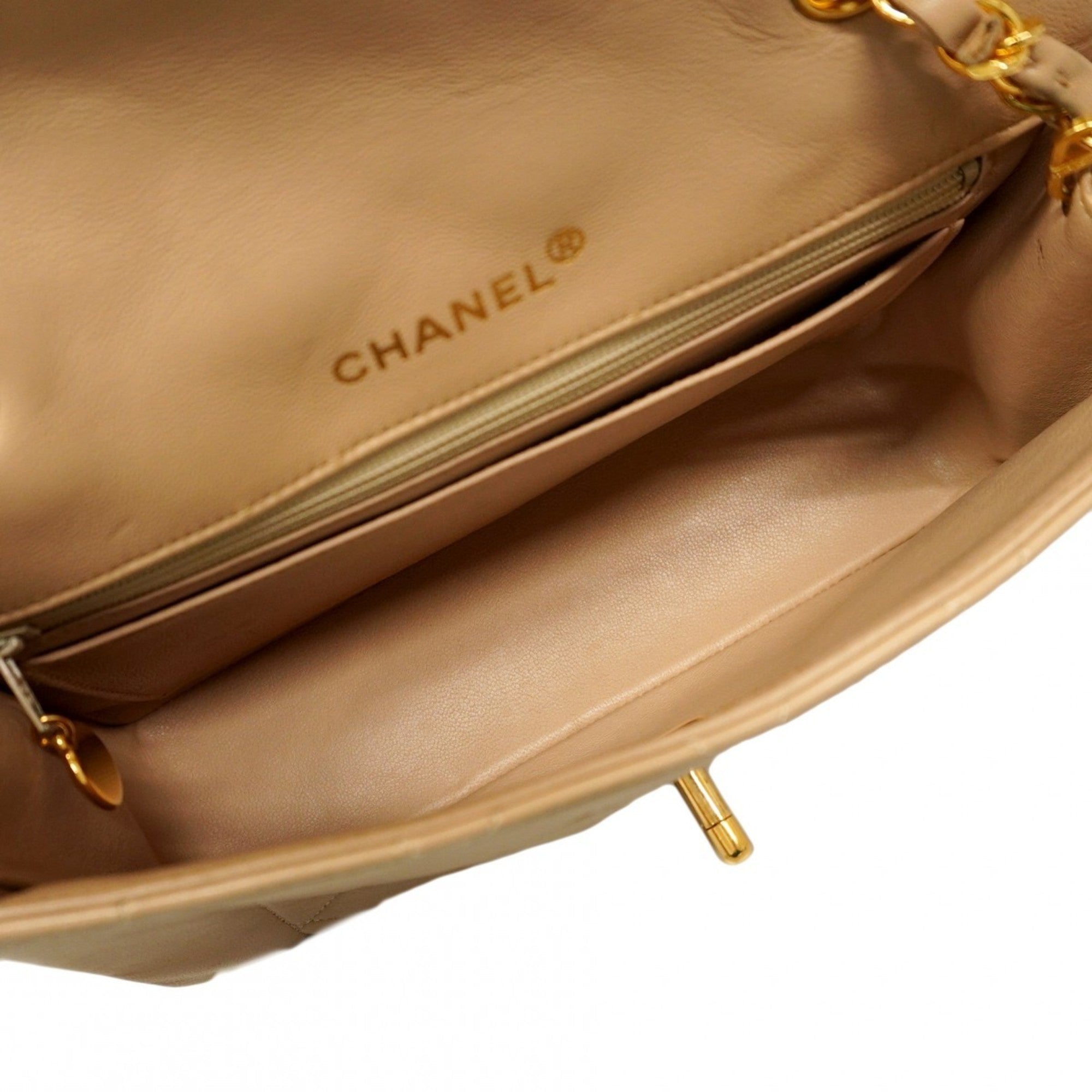 Chanel Beige Leather Shoulder Bag (Pre-Owned)