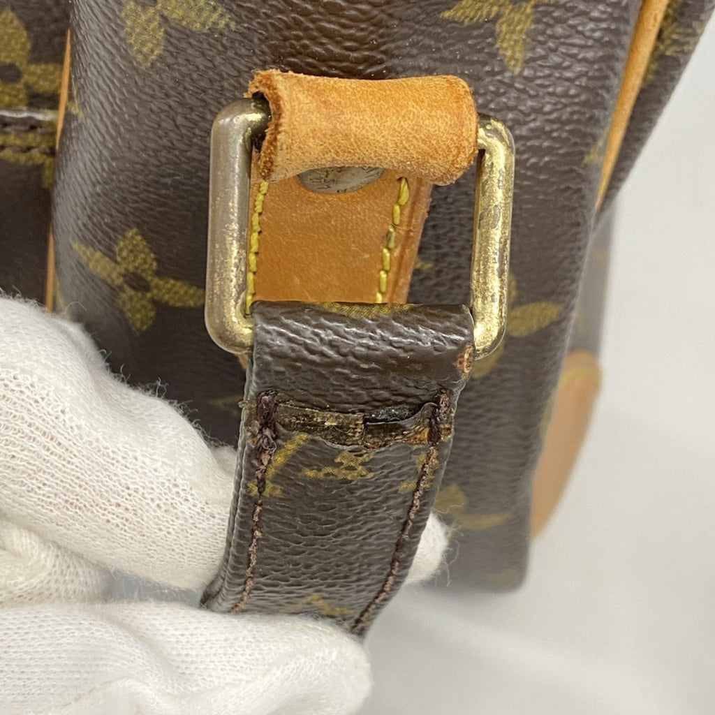 Louis Vuitton Brown Shoulder Bag (Pre-Owned)