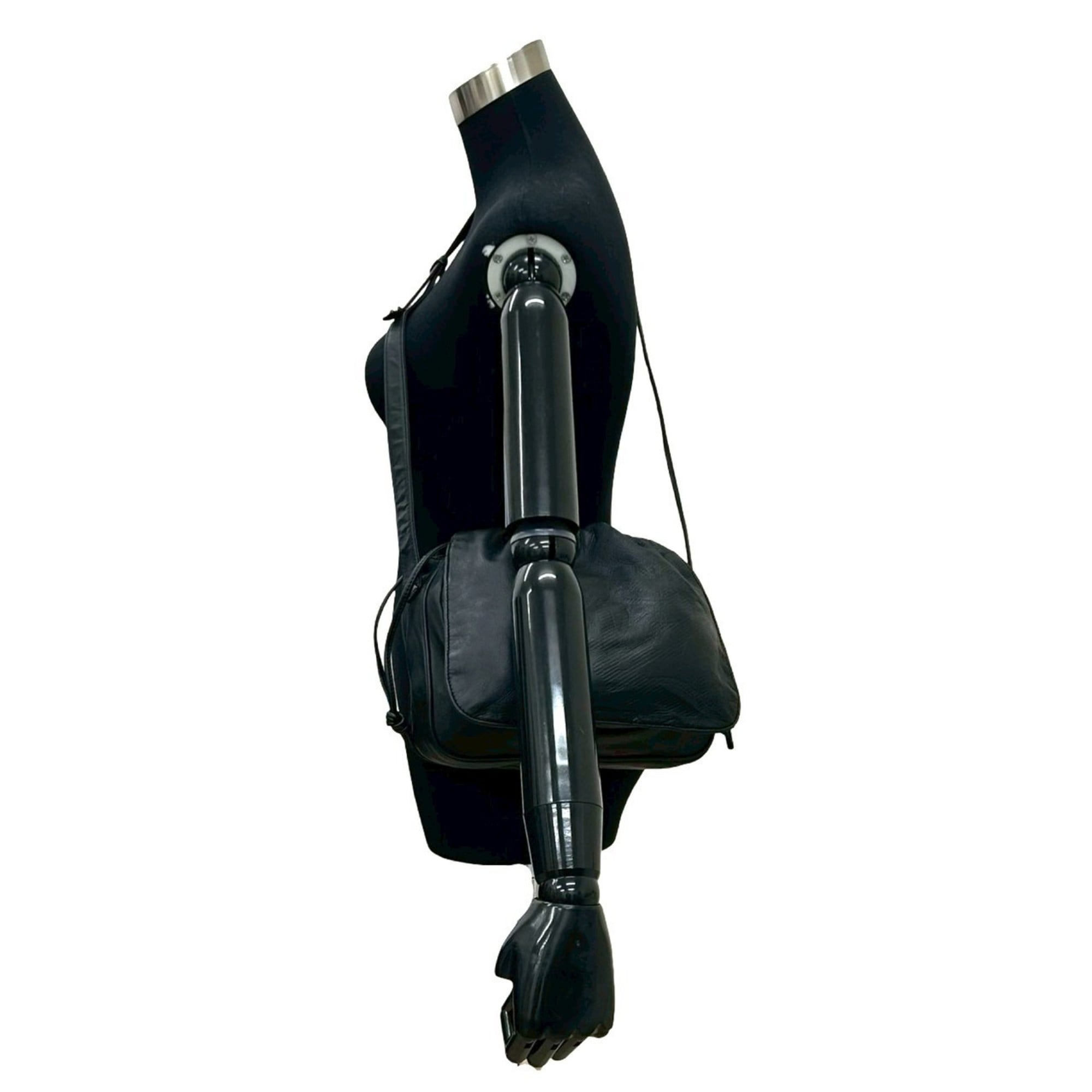 Loewe Black Leather Pochette Shoulder Bag (Pre-Owned)