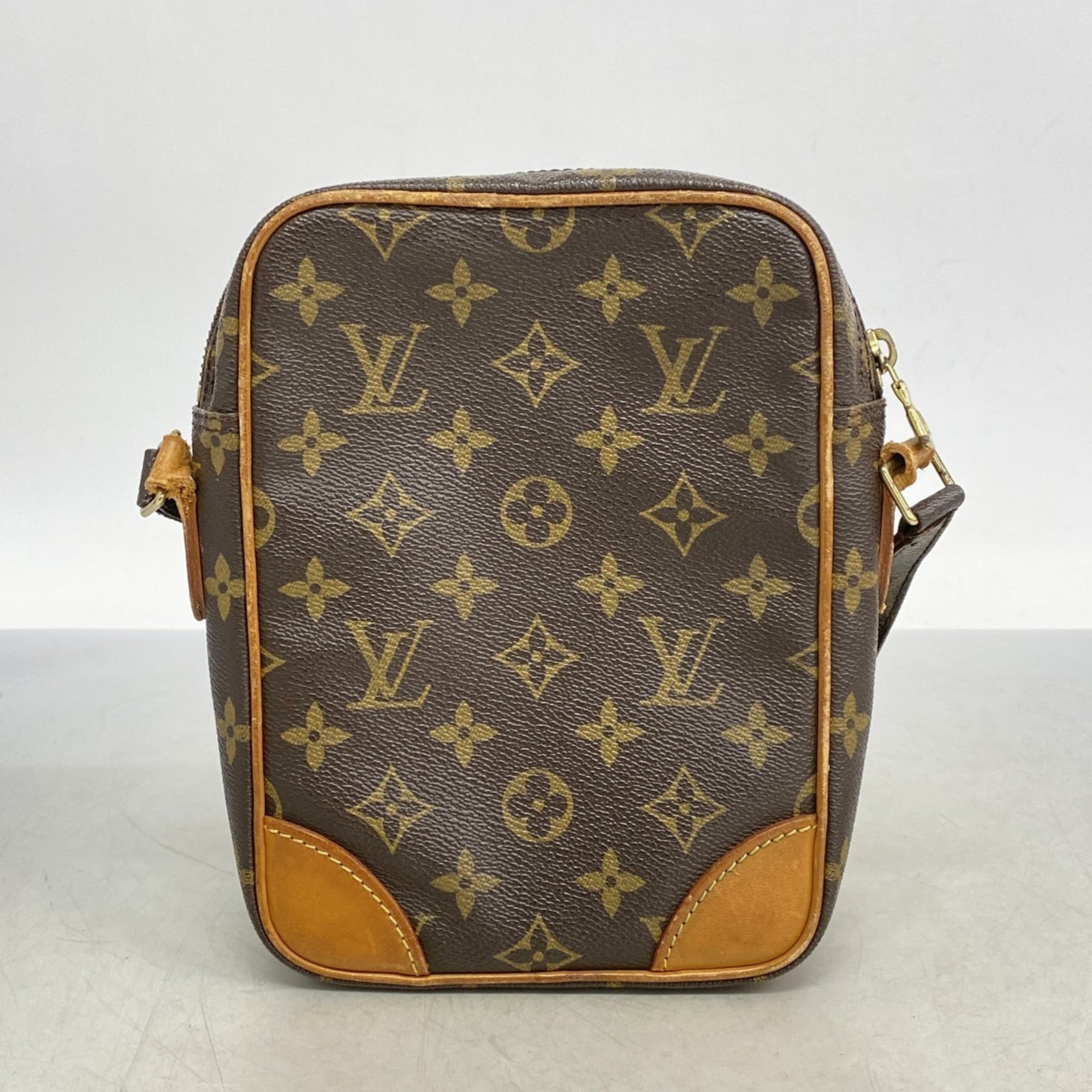 Louis Vuitton Brown Shoulder Bag (Pre-Owned)
