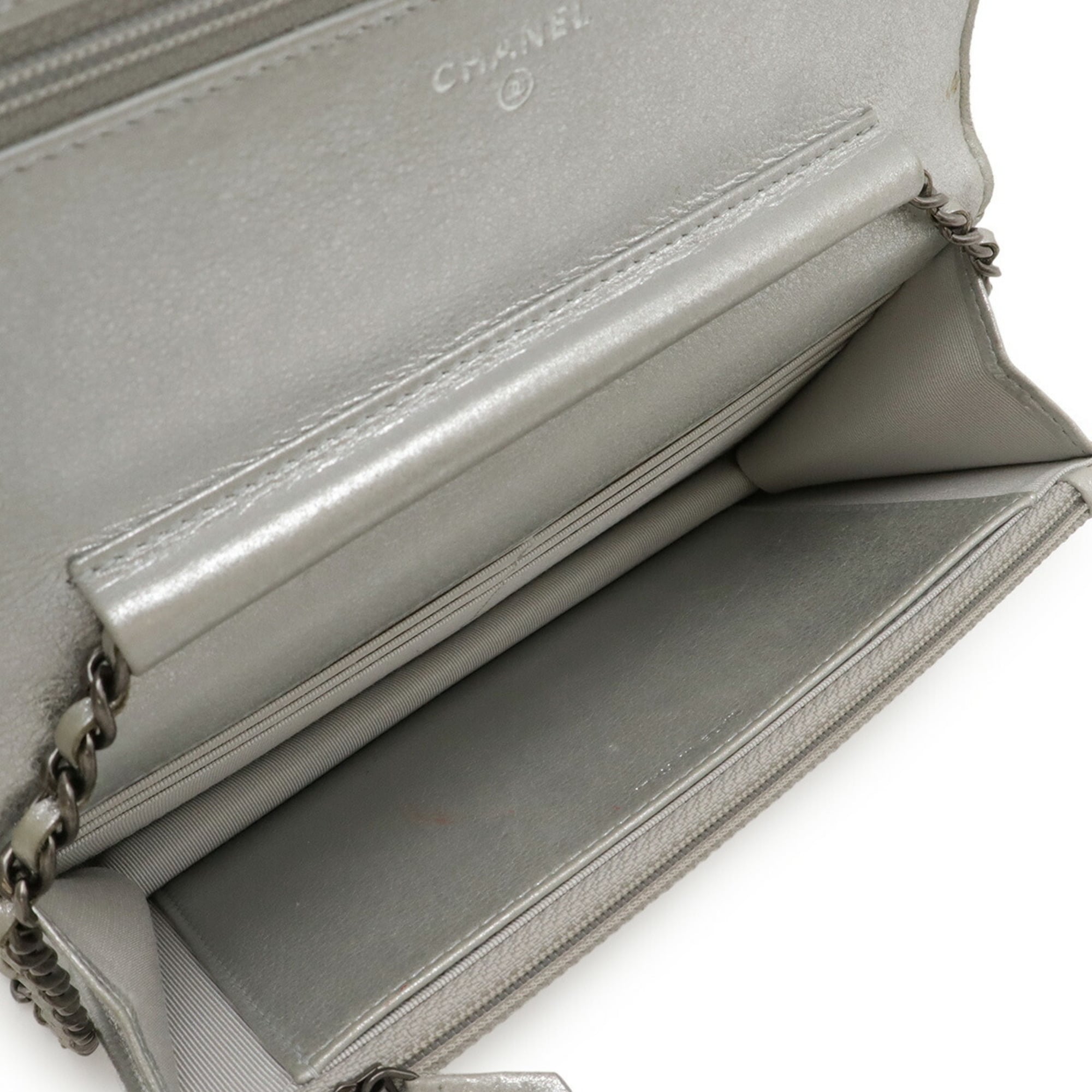 Chanel Chevron (V Stitch) Metallic Silver Leather Chain/Shoulder Wallet (Pre-Owned)