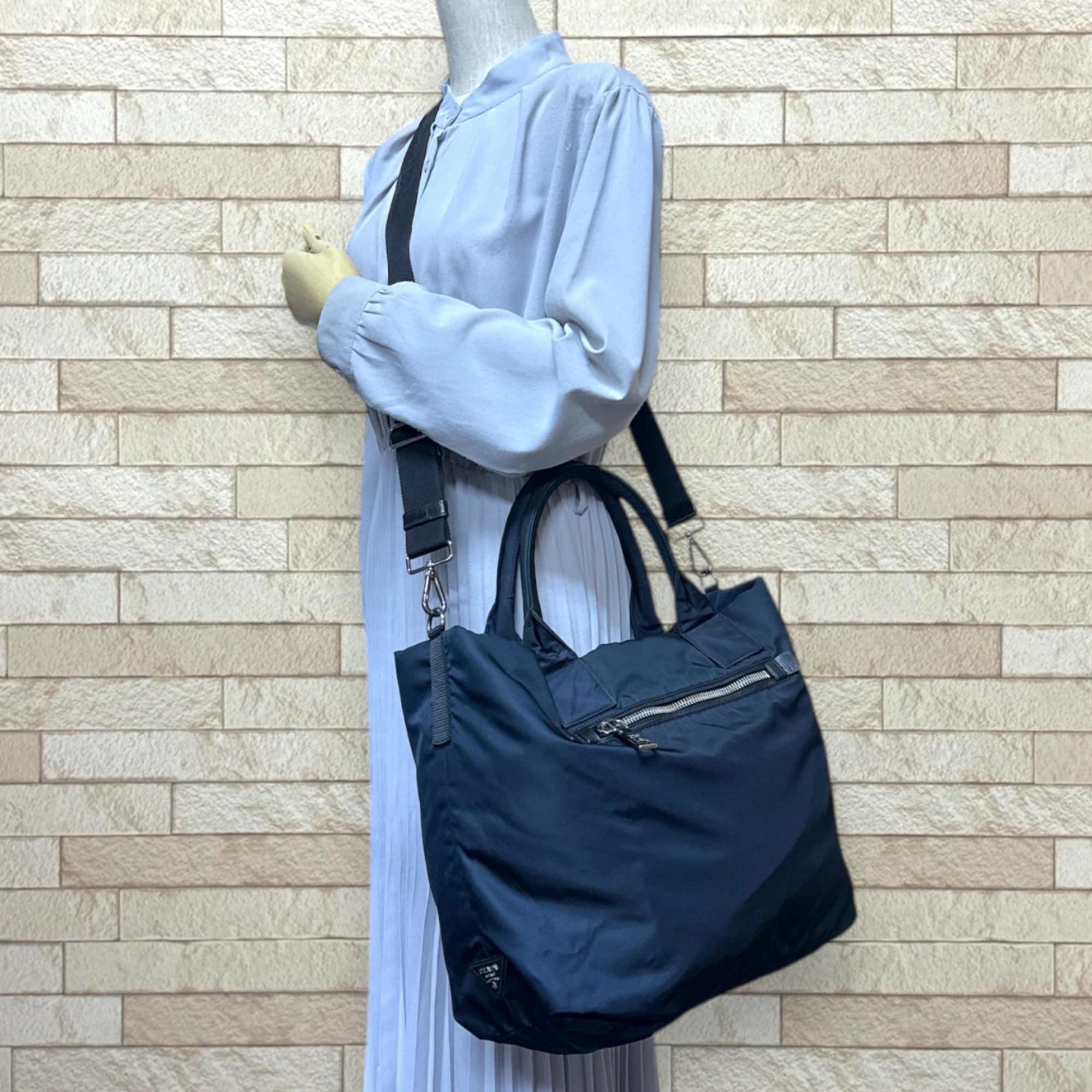Prada Black Navy Nylon Shoulder Bag (Pre-Owned)