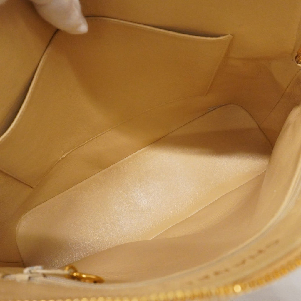 Chanel Beige Leather Shoulder Bag (Pre-Owned)