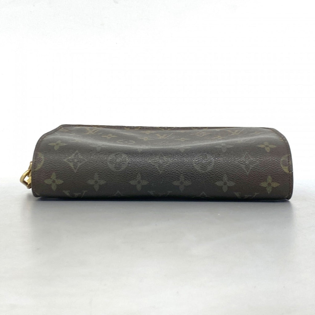 Louis Vuitton Brown Clutch Bag (Pre-Owned)