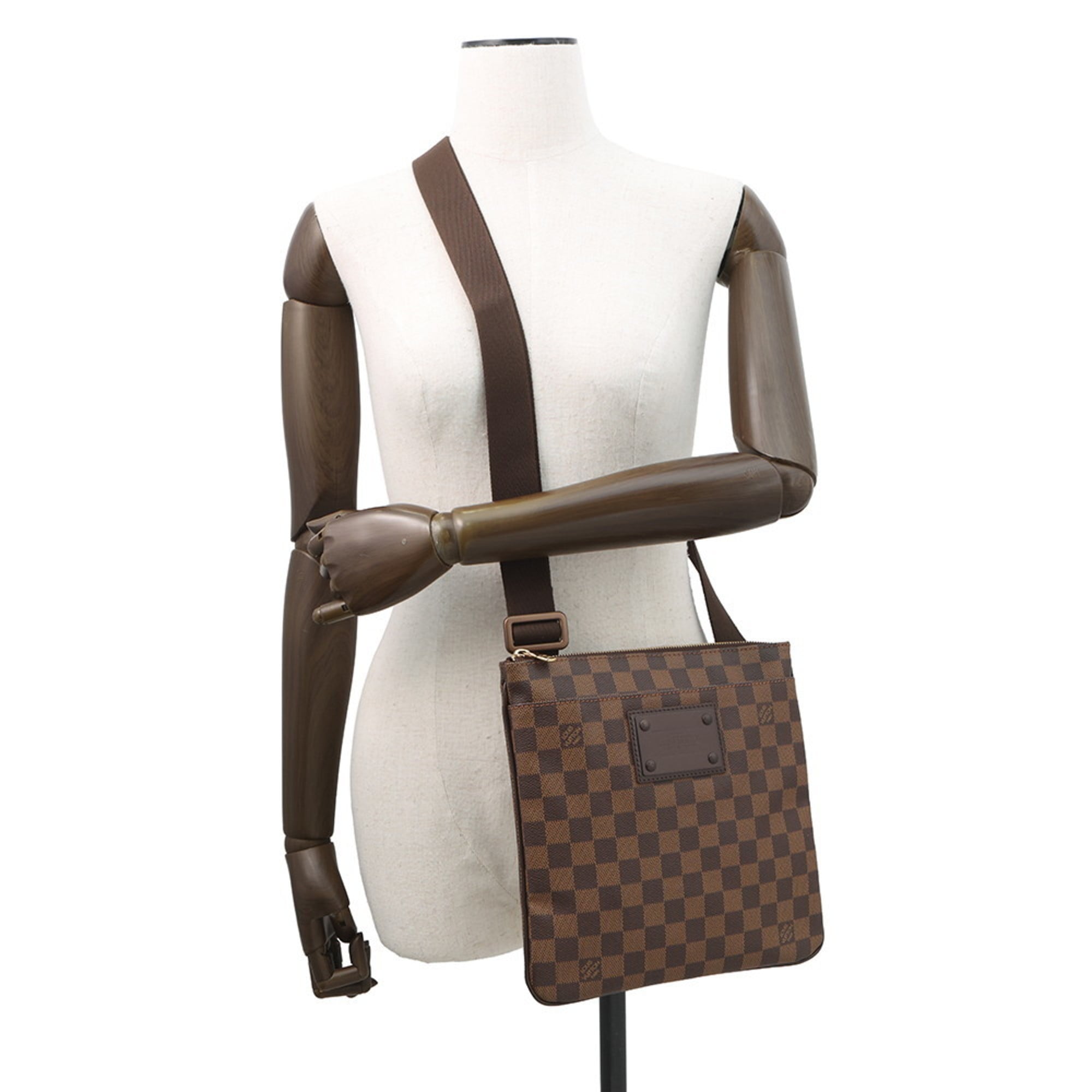 Louis Vuitton Damier Brown Ebene Pochette Shoulder Bag (Pre-Owned)