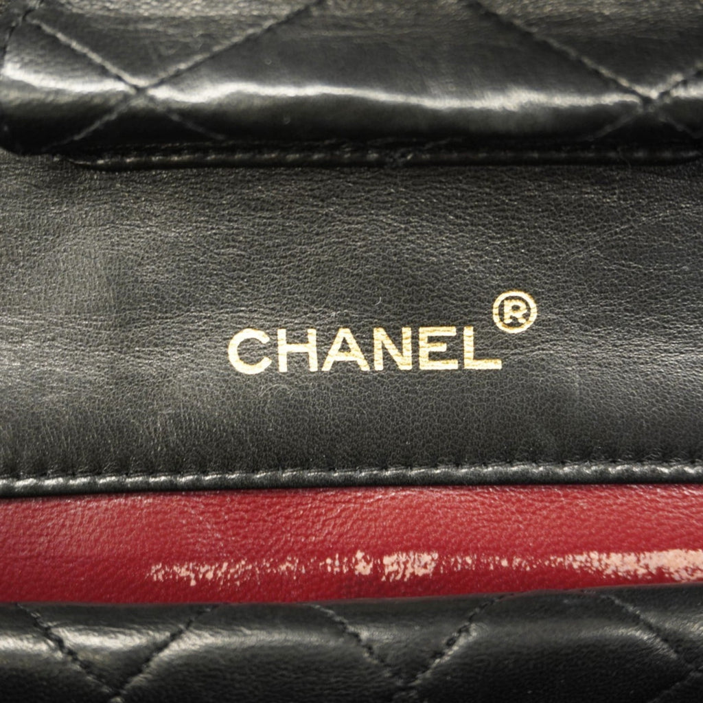 Chanel Black Leather Shoulder Bag (Pre-Owned)